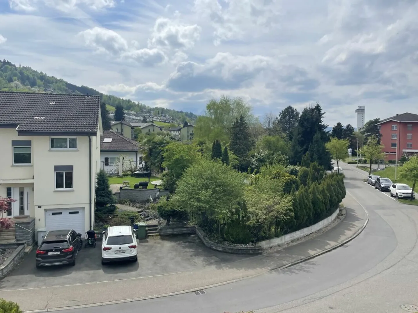 Appartement en duplex de 5,5 pièces sous les toits - Photo 5 sur 13