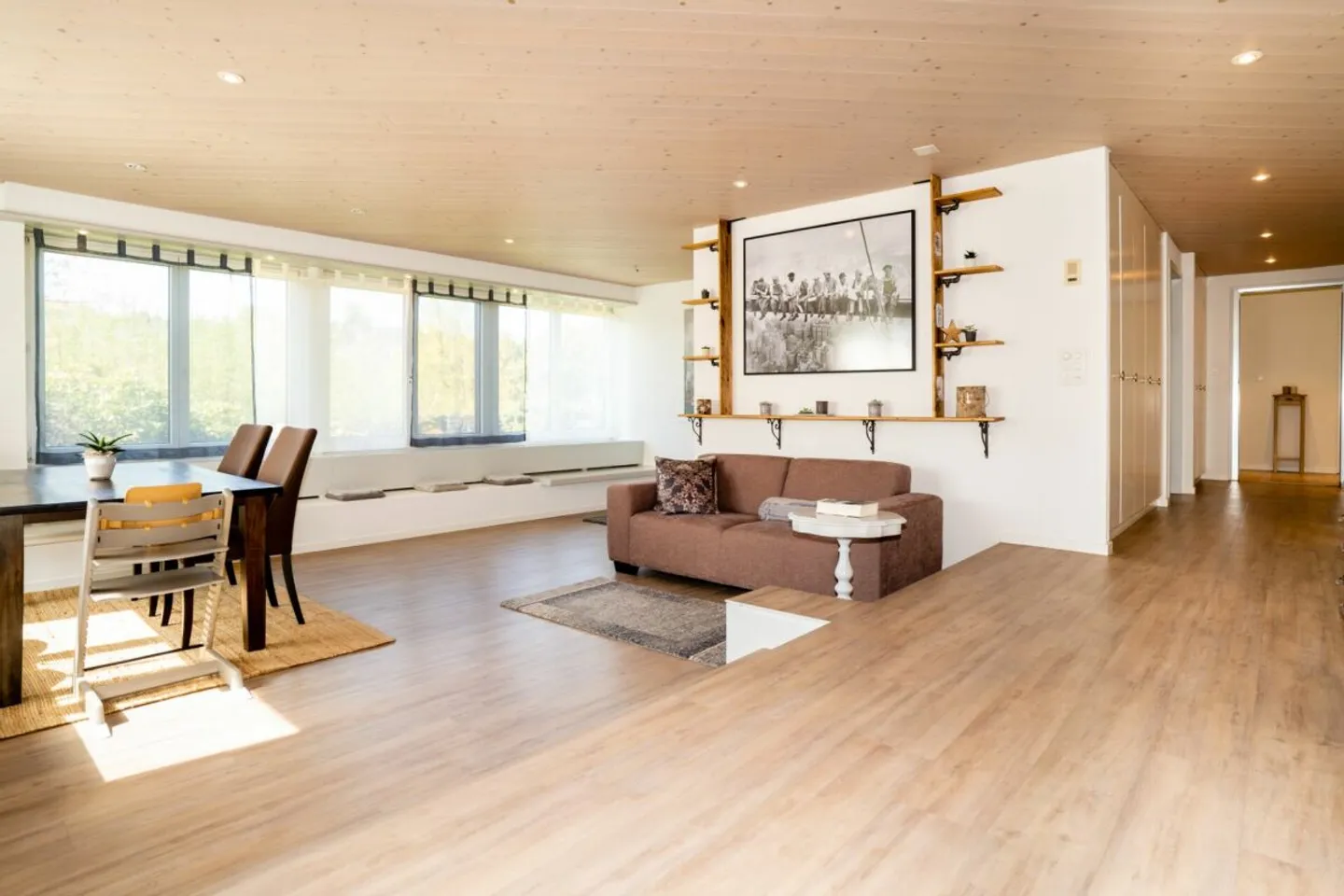 Unique 4.5-room terrace apartment in sunny hillside location - Photo 4 of 13