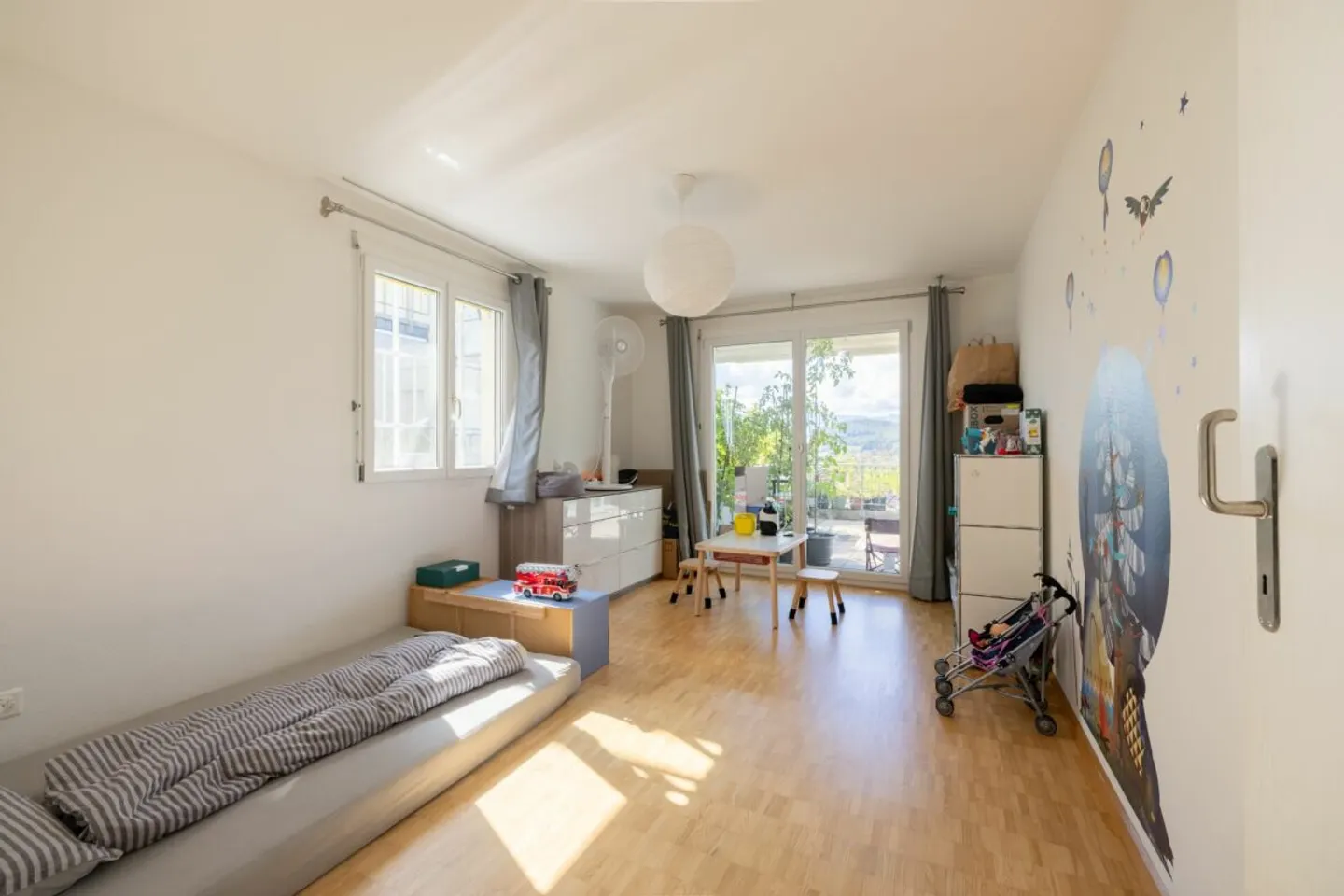 At the Sunny Slope of Liestal: 4.5 Room Terrace Apartment - Photo 5 of 13