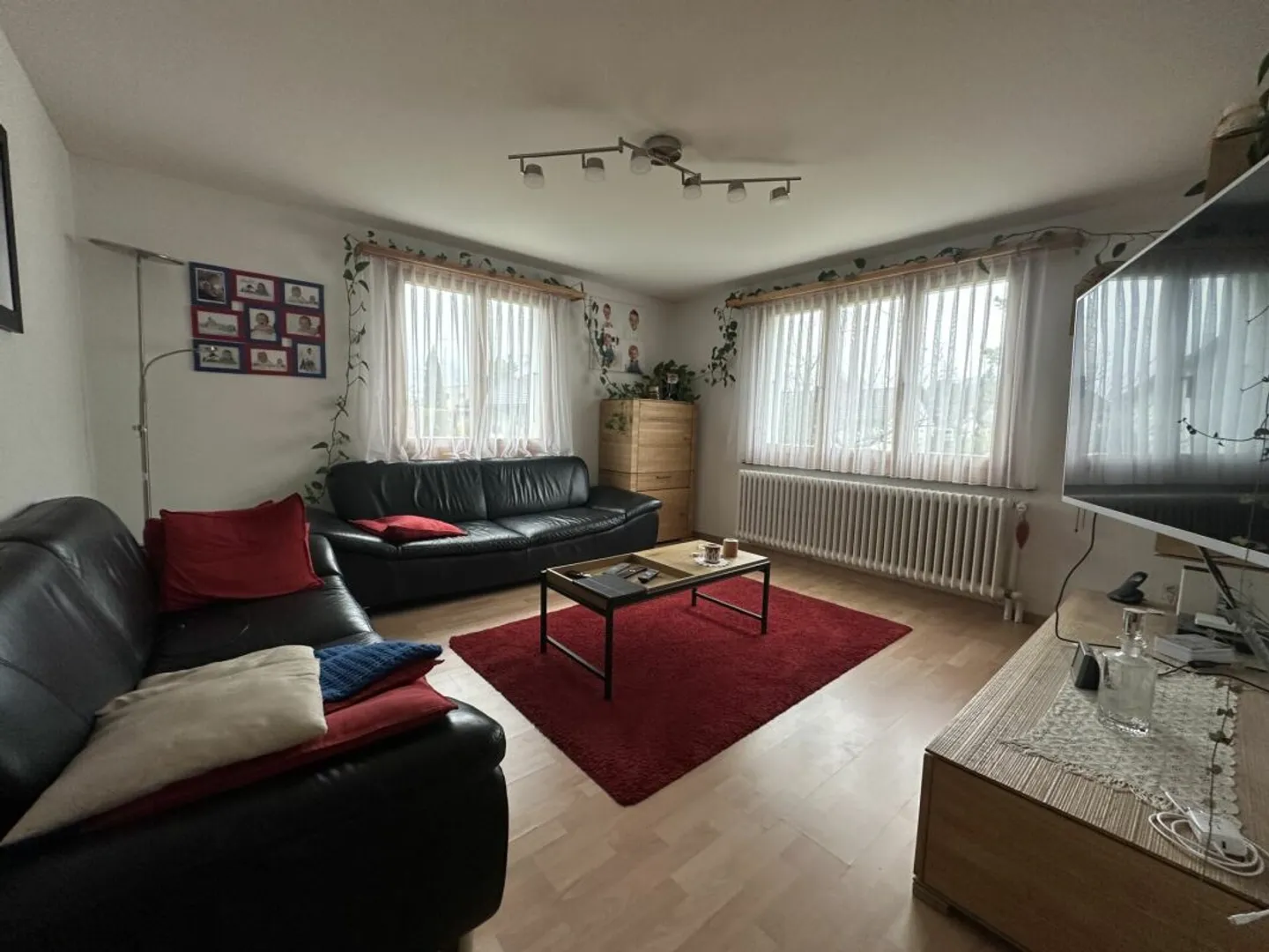 Charming 5 1/2 room single-family house in an idyllic residential area in the green - Photo 2 of 10
