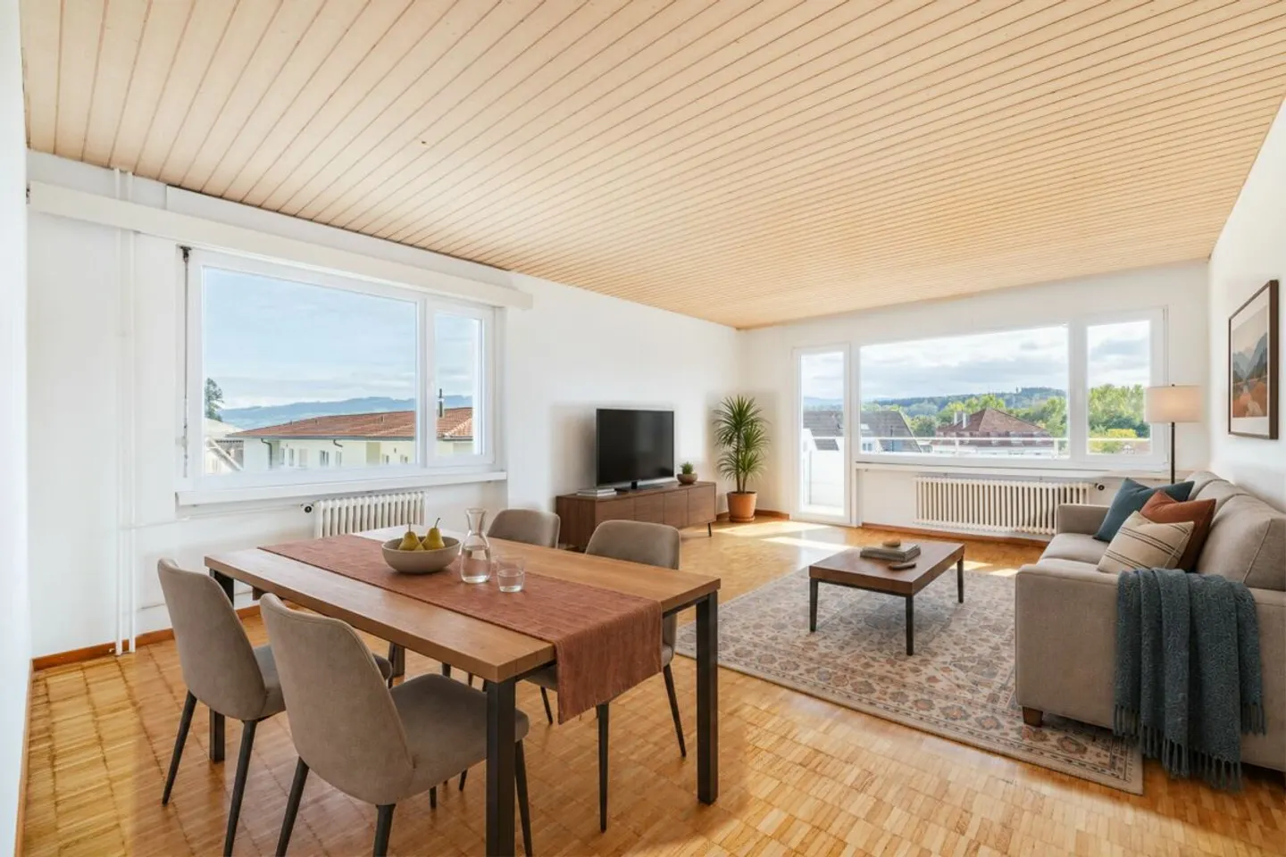 SPACIOUS 3.5-ROOM APARTMENT WITH SUNNY BALCONY AND INDIVIDUAL EXPANSION POTENTIAL - Photo 1 of 9