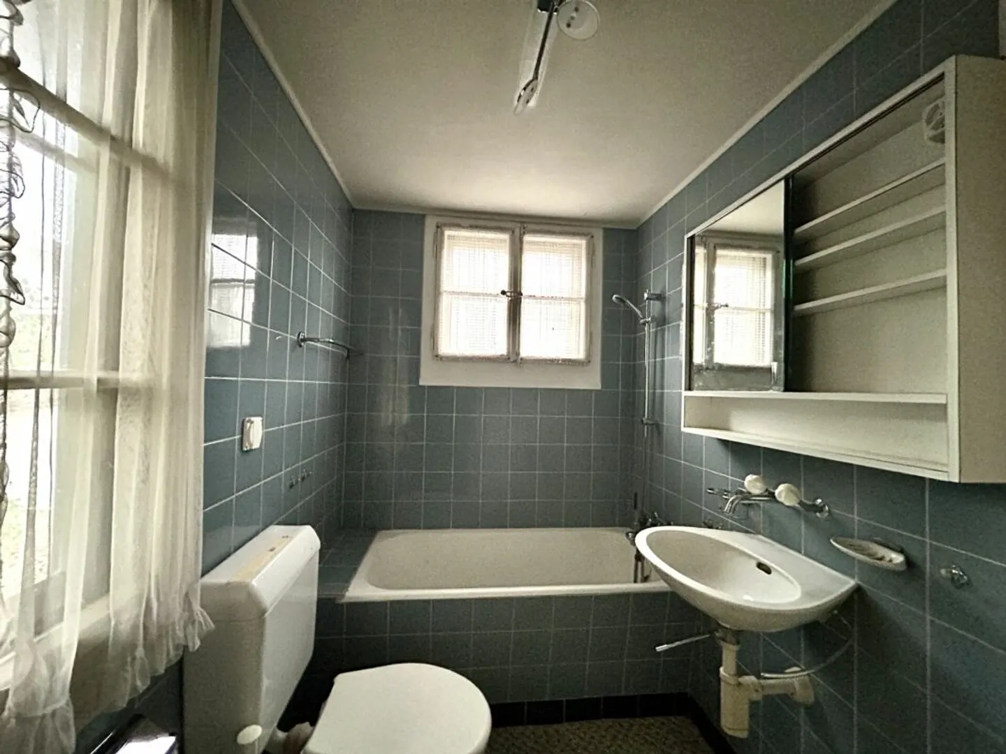 5.5-Room Single-Family House for Renovation and Design in Bettenhausen! - Photo 8 of 9