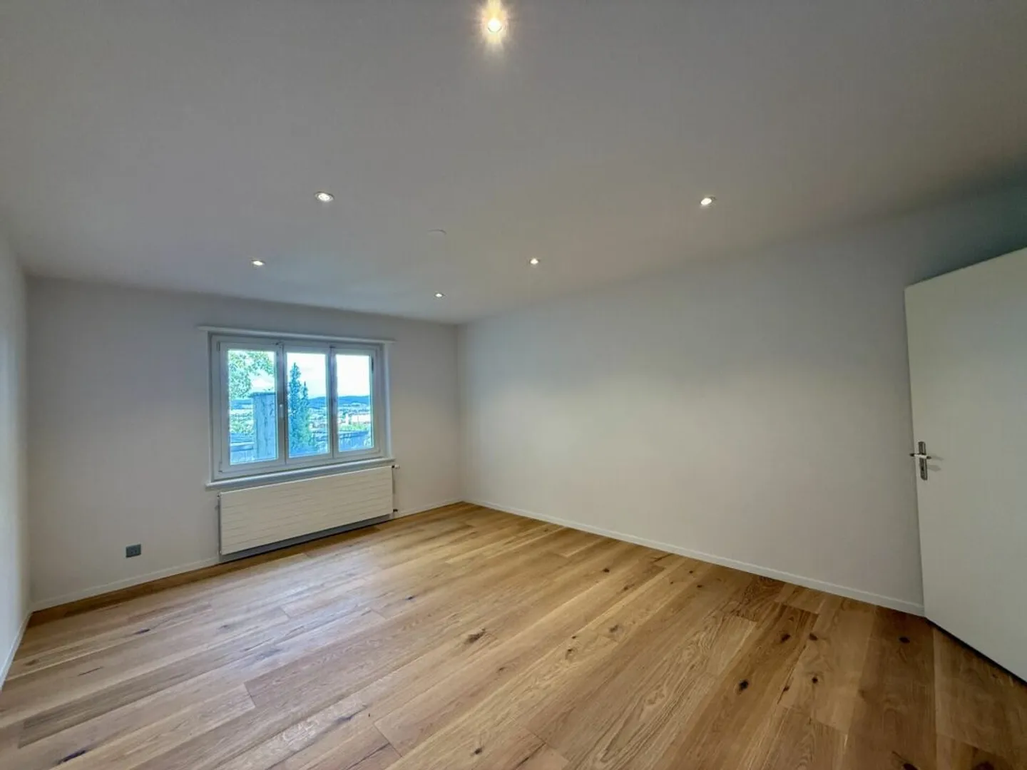 Casa familiare modernizzata con piscina - Foto 11 di 13