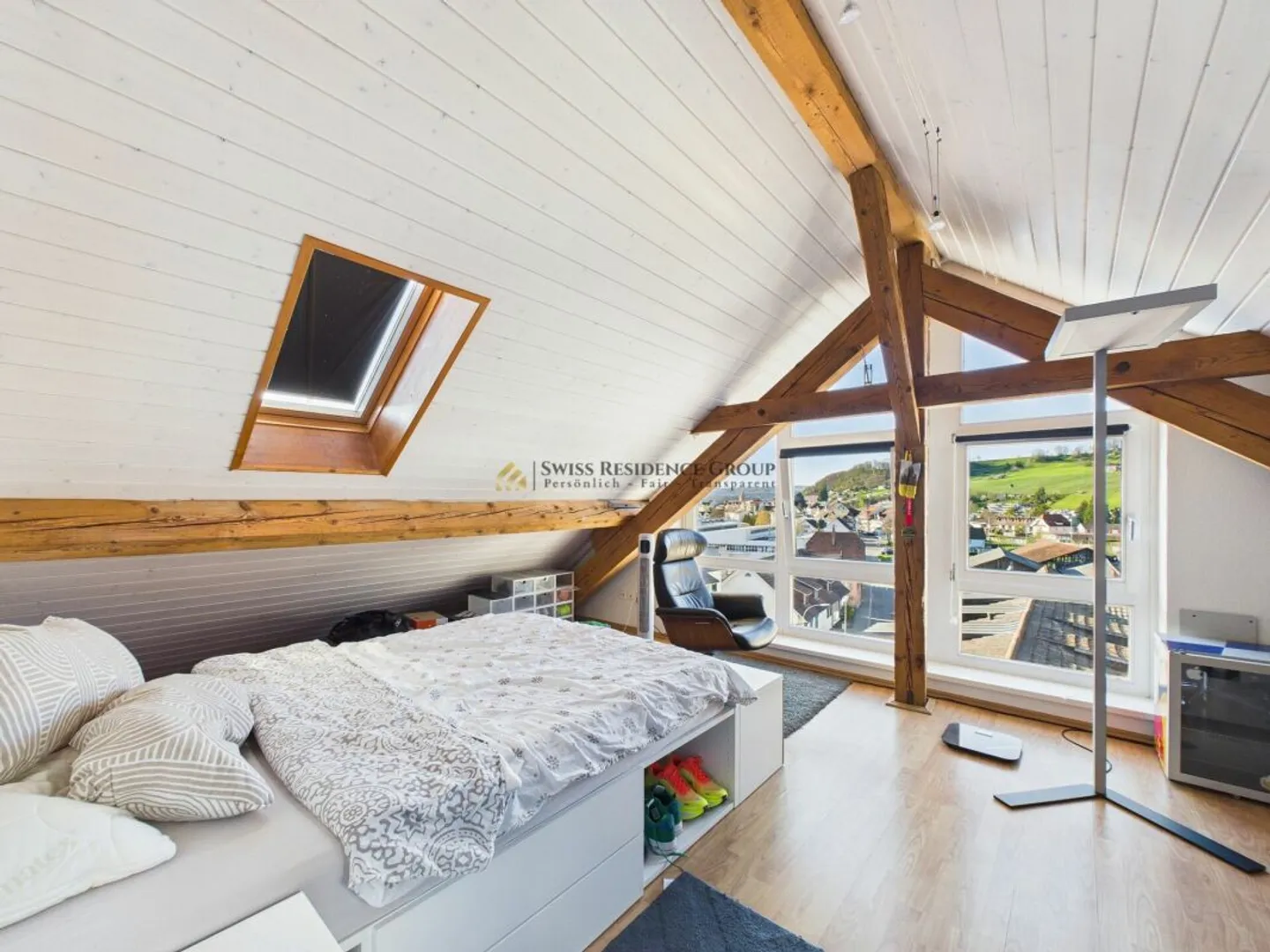 Appartamento mansardato luminoso con charme e 165 m² di sensazione abitativa - Foto 7 di 9