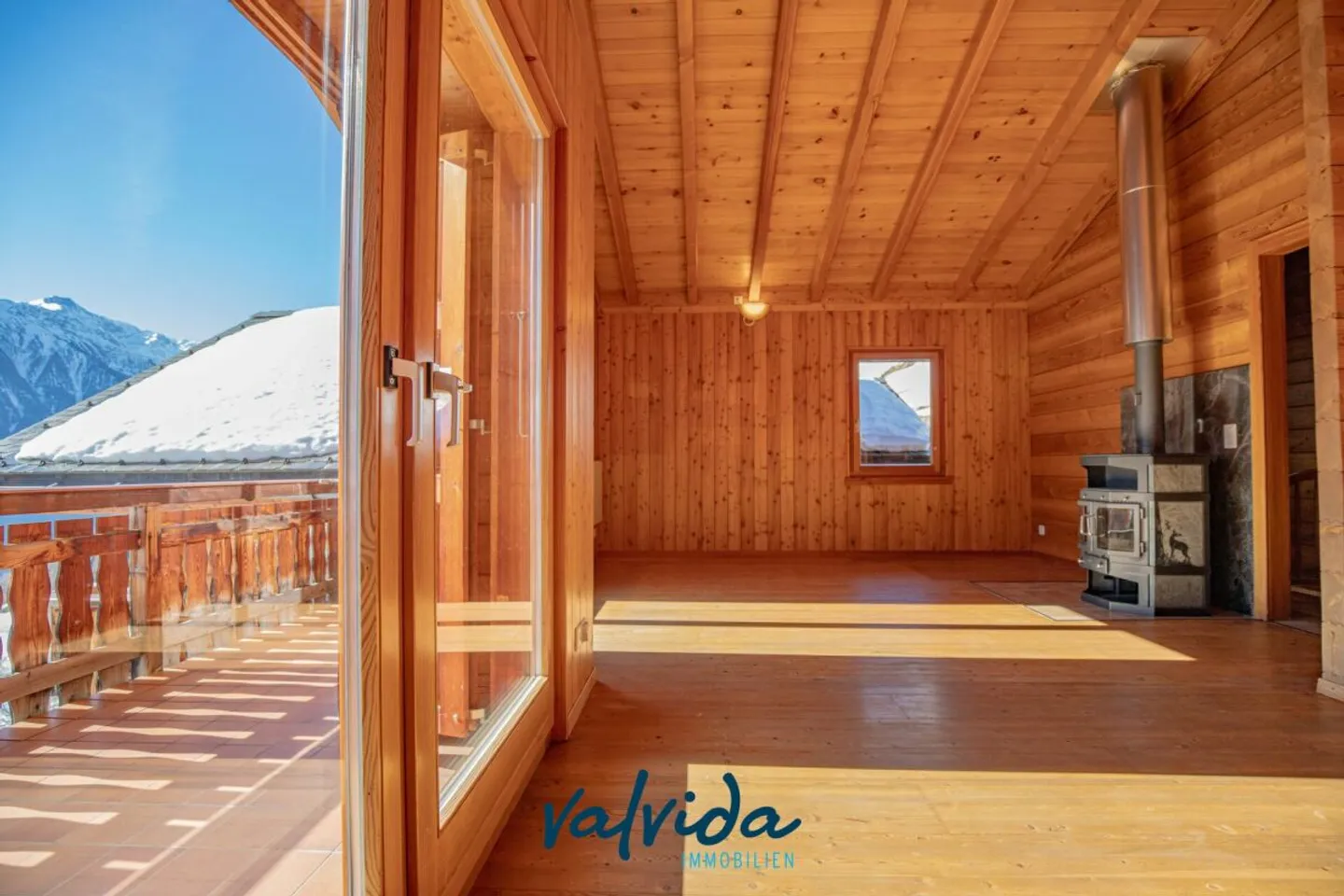 Vivre là où d'autres passent leurs vacances - Chalet de 5 pièces avec panorama à Feschel - Photo 2 sur 13