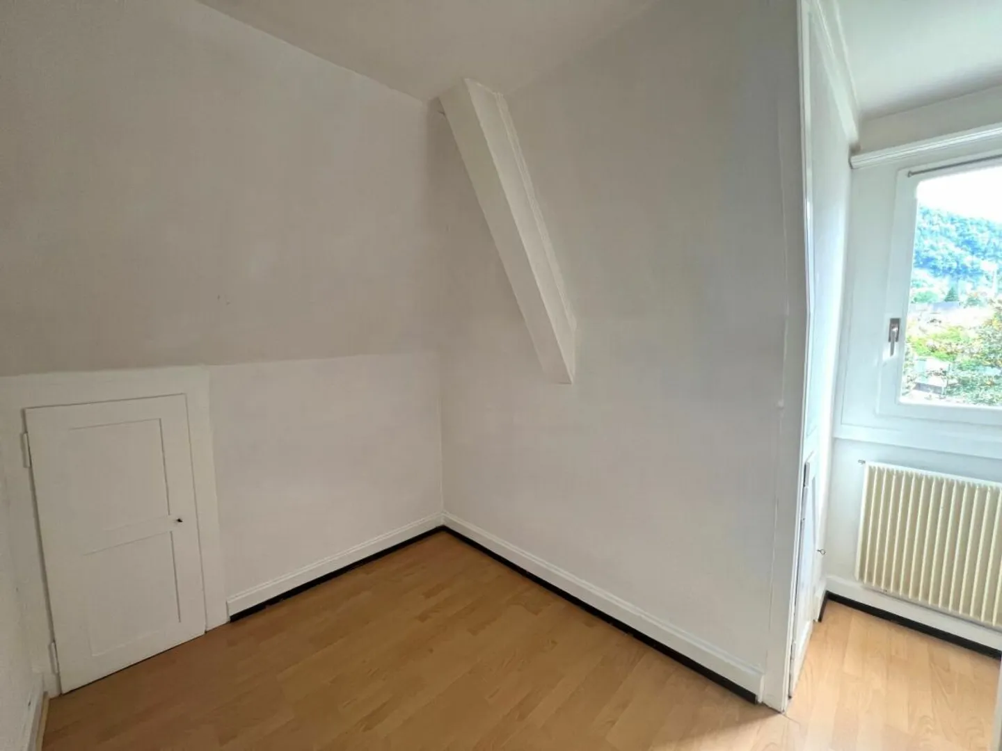 Appartement mansardé 2.5 pièces confortable au cœur de Vitznau - Photo 9 sur 13