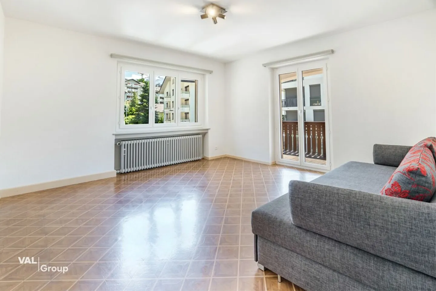Appartamento moderno ristrutturato di 4,5 stanze nel cuore di Visp - Foto 5 di 13