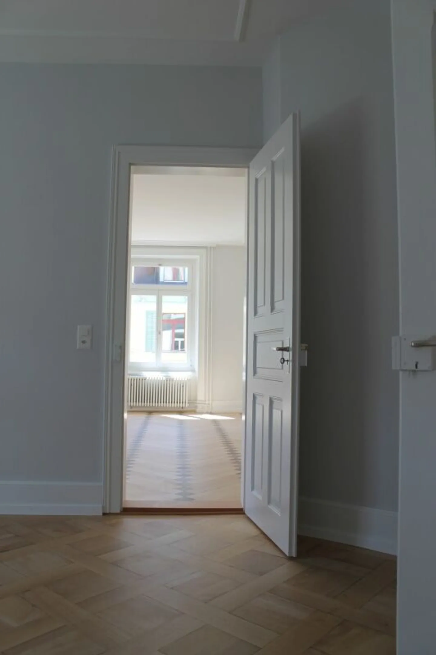 Quiet & Central: Your Dream Apartment in Lucerne's Neustadt - Photo 5 of 11