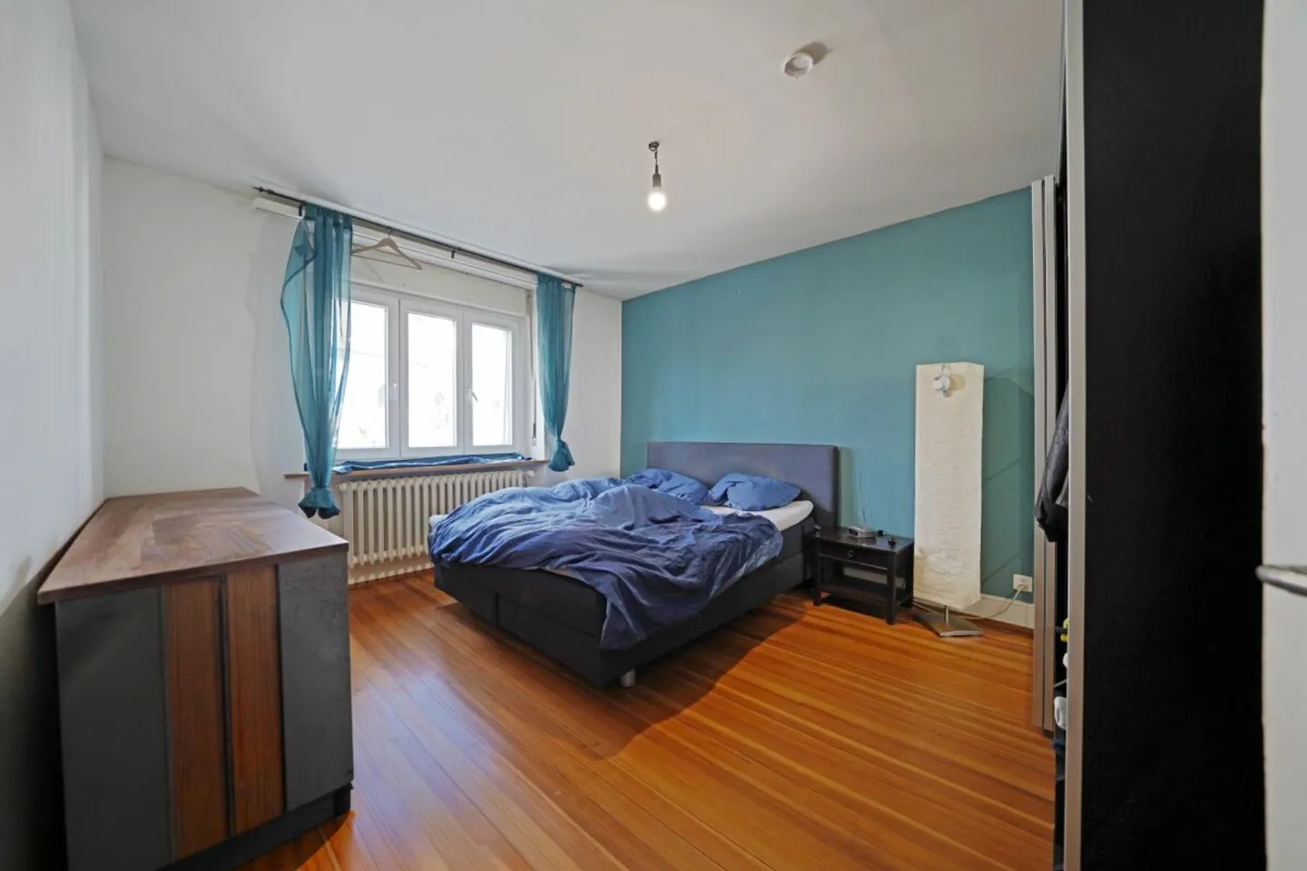 Casa multifamiliare completamente affittata in posizione privilegiata 4,9% di rendimento lordo con potenziale di sviluppo - Foto 9 di 13