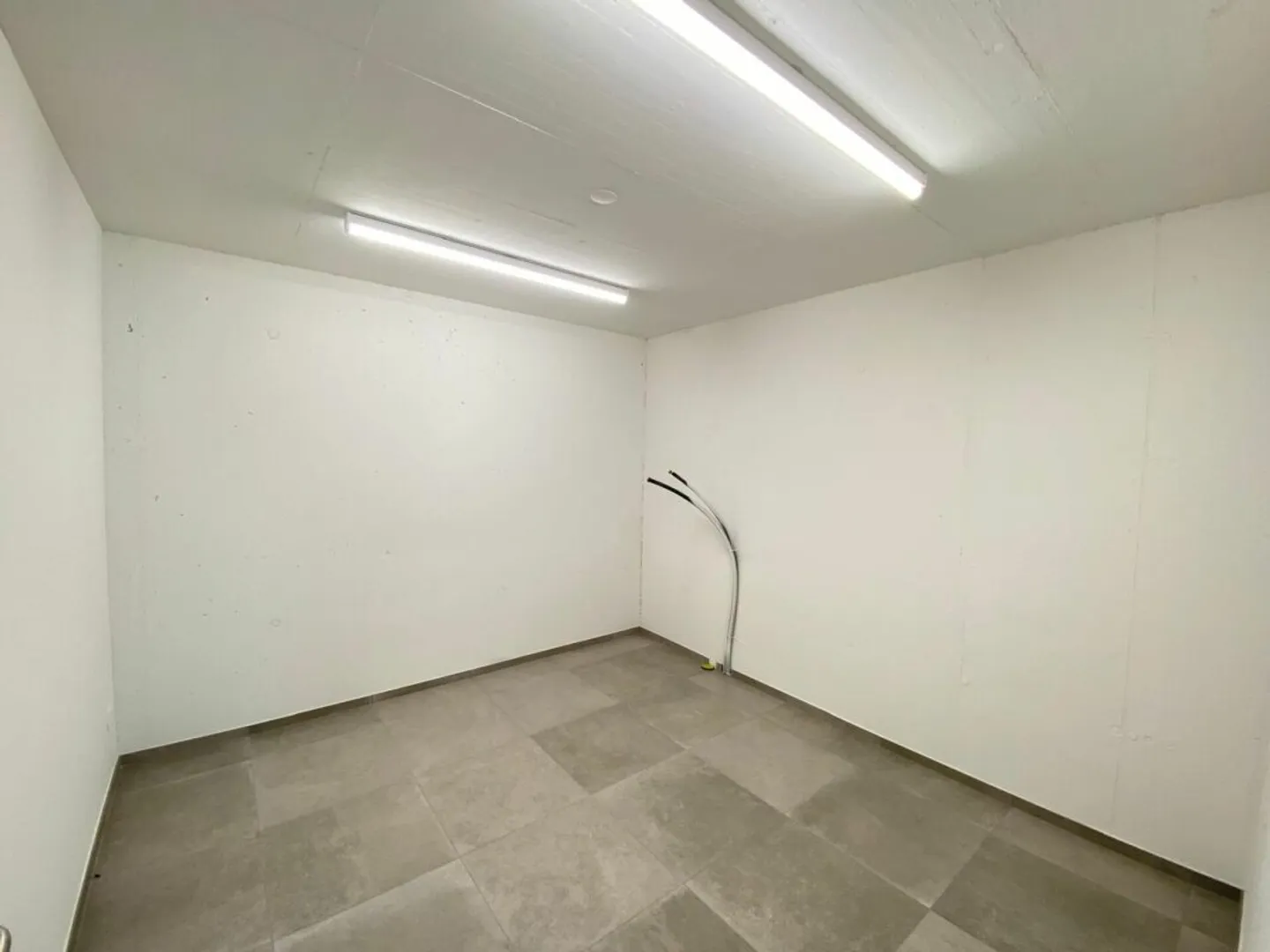 Attractive office space with archive - modern and flooded with light - Photo 3 of 9