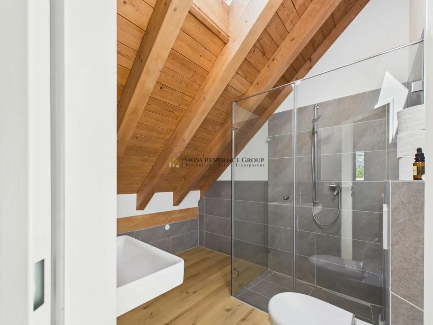 Helles Apartment mit vier Balkonen - Foto 7 von 11