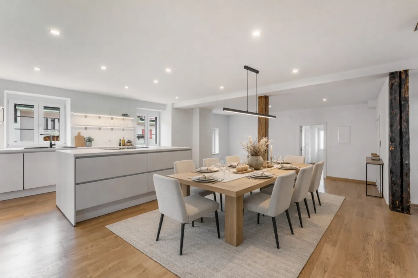 Spacious Maisonette Apartment - Photo 2 of 7