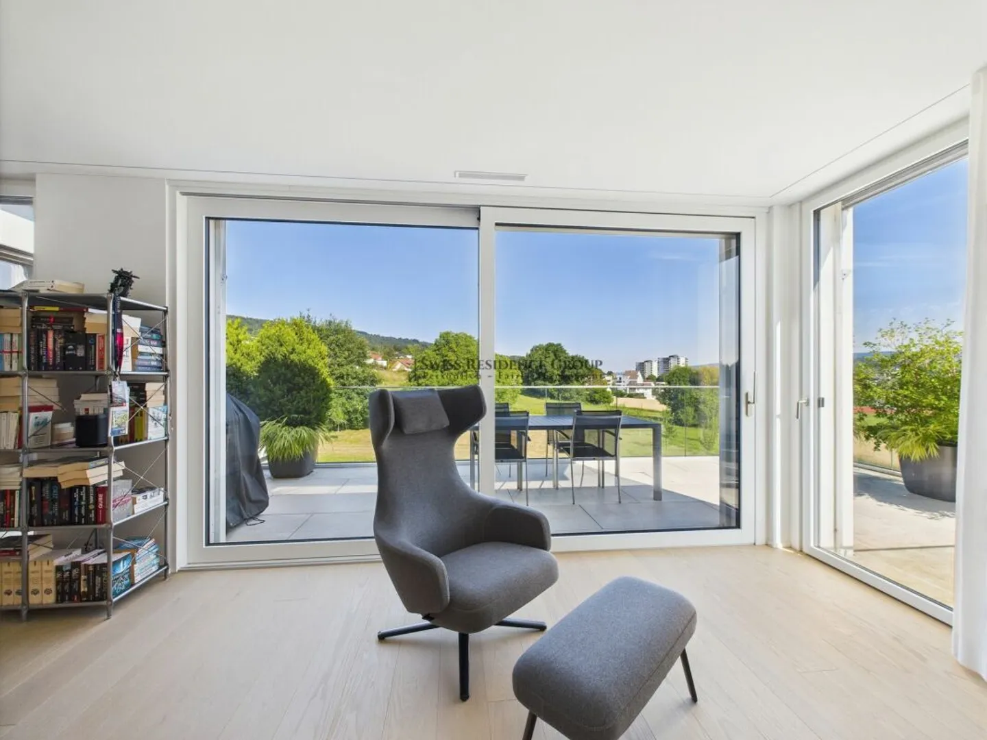 Elegance meets view - Penthouse dream with large terrace - Photo 7 of 13