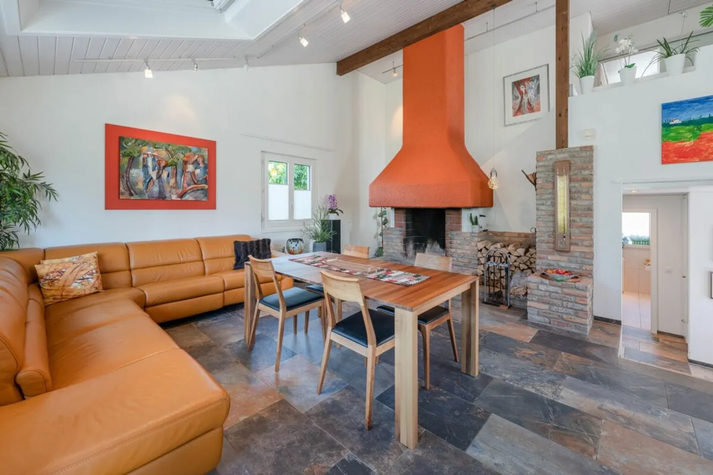 Charmantes Einfamilienhaus mit Garten - Foto 6 von 13