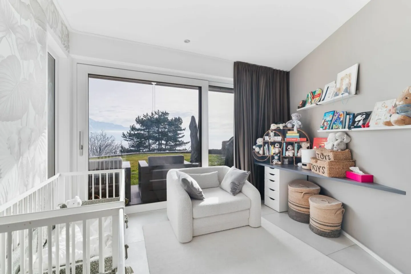 Appartement Élégant avec Vue sur le Lac - Photo 11 sur 13