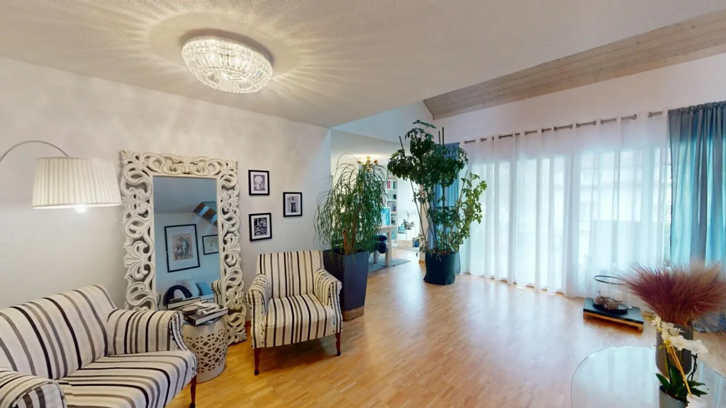 Central and Quiet Penthouse Apartment - Photo 6 of 13