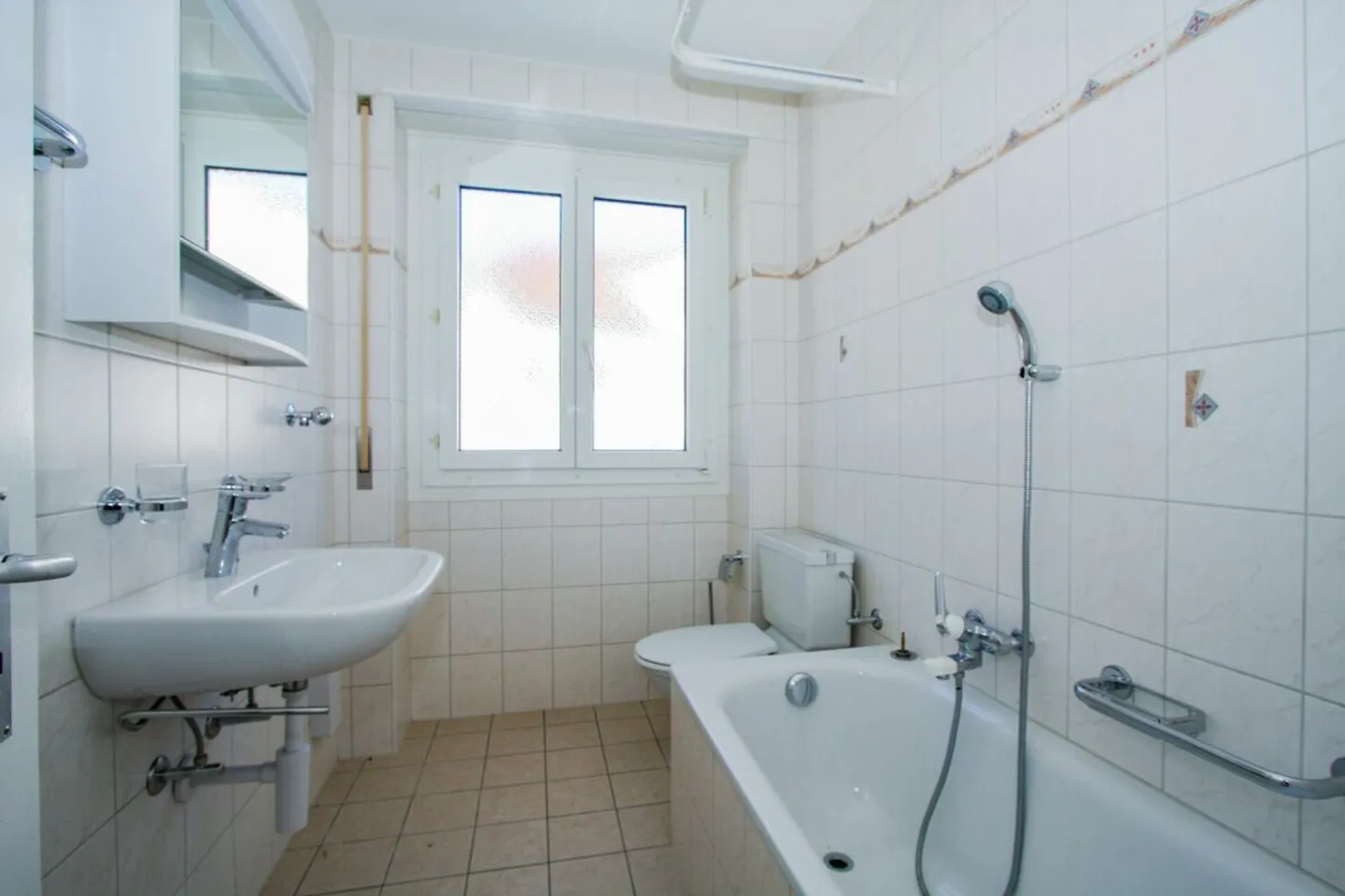 Helle 3,5-Zimmer-Wohnung in Ponts-de-Martel - Foto 6 von 8