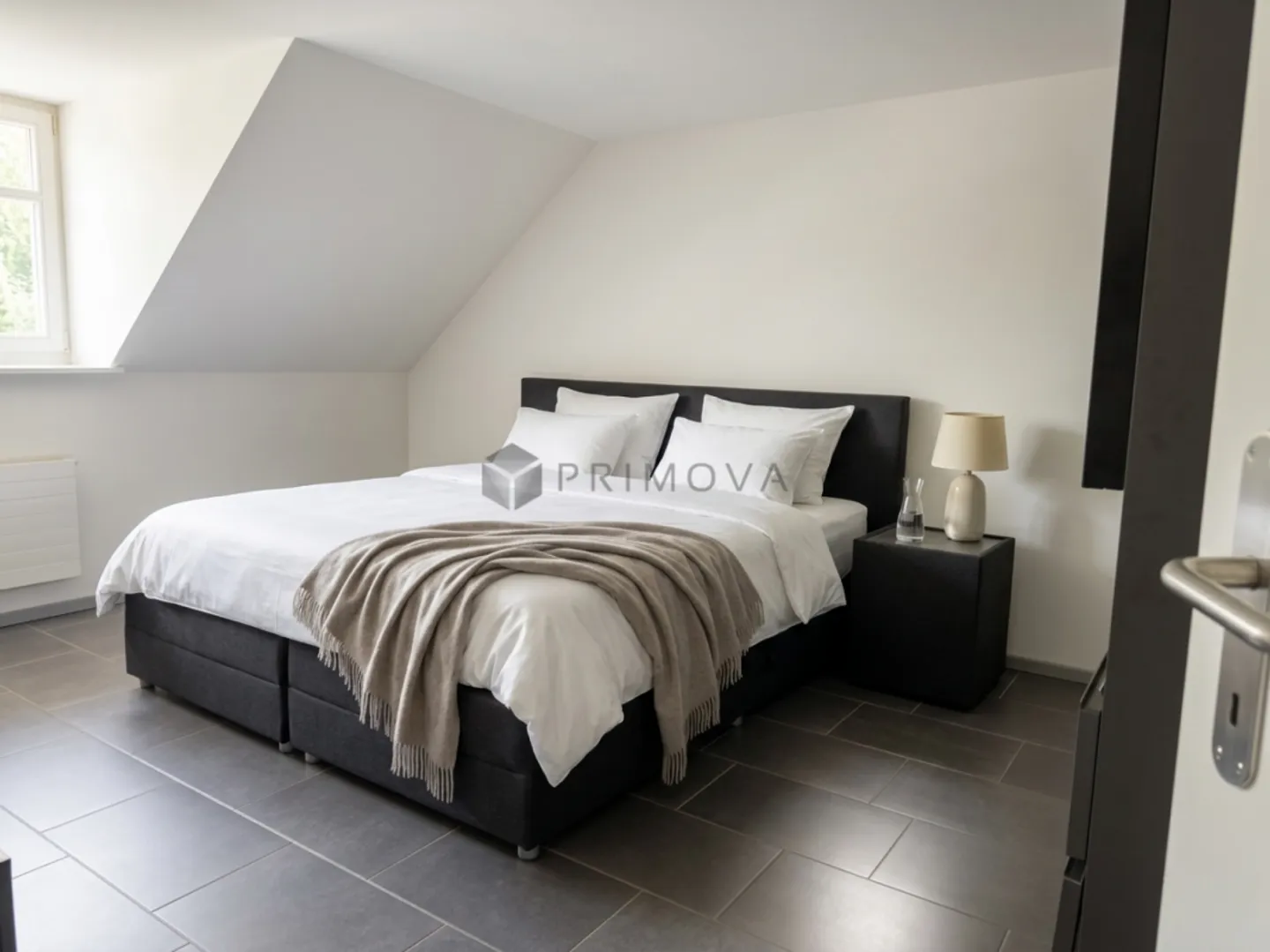 Charming Corner House with Two Residential Units - Versatile Use with Attractive Perspective - Photo 5 of 10