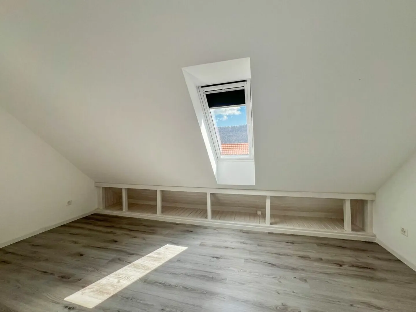 Charmant duplex de 4 pièces entièrement rénové pour du rendement - Foto 9 von 13