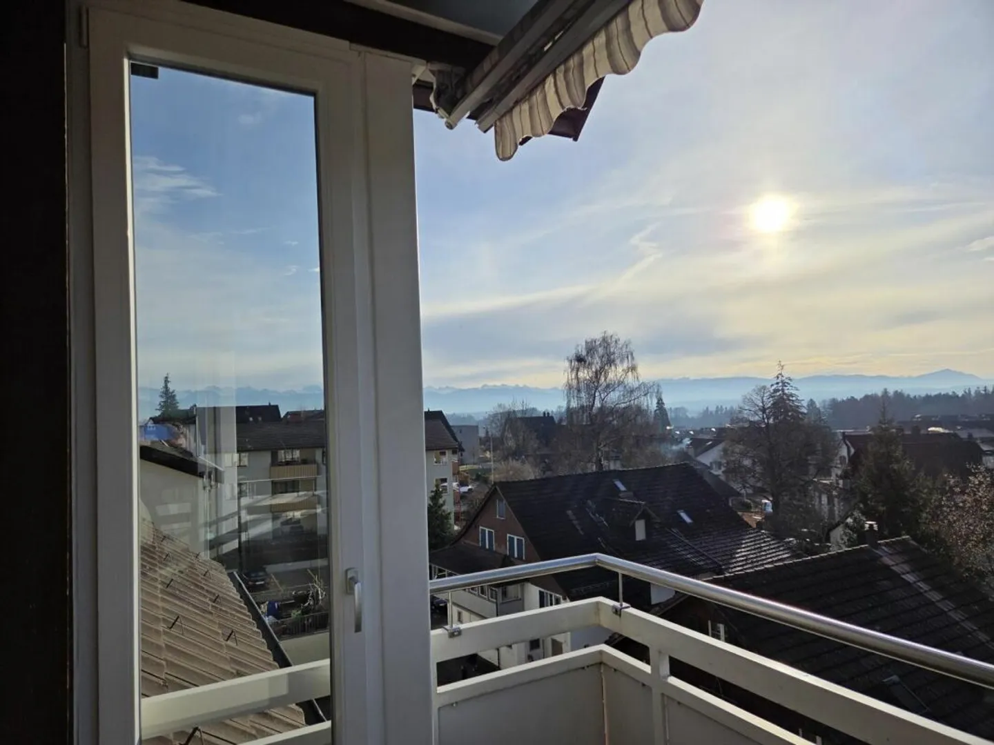 Grosszügige, lichtdurchflutete Dach-Maisonette-Wohnung an Top-Lage mit Fernsicht - Foto 2 di 13