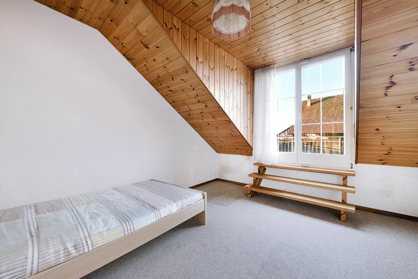 5-Room Two-Family Country House with Expansion Potential - Photo 8 of 8