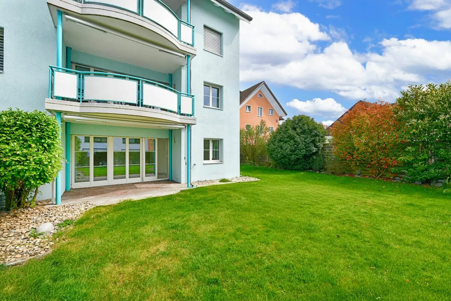 Attractive 3.5-room garden apartment with spacious outdoor seating area - Photo 10 of 11