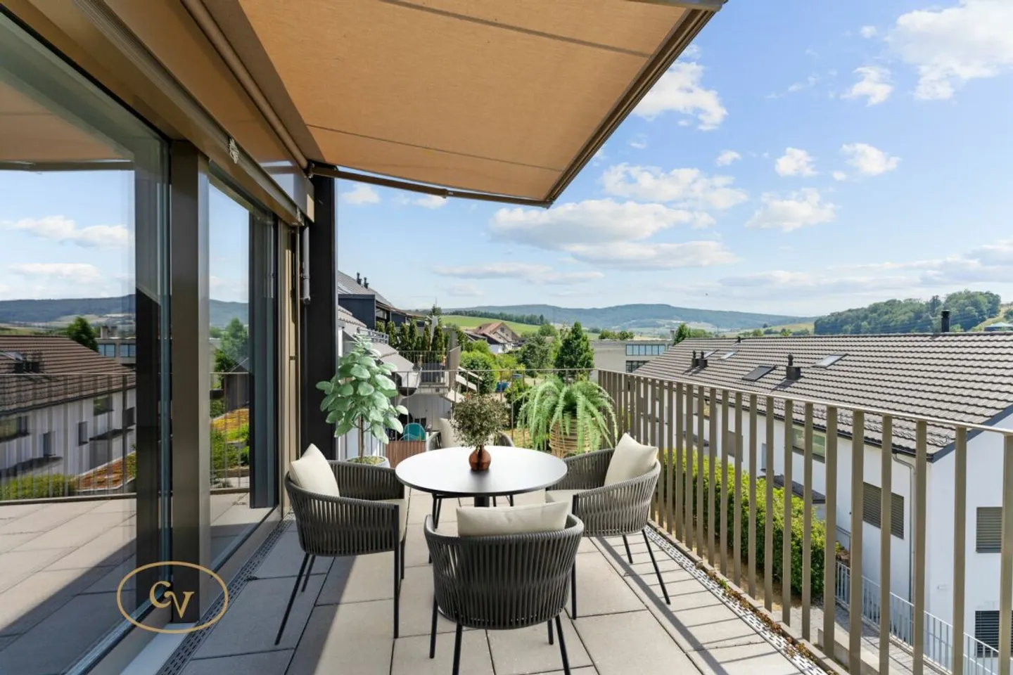 Appartamento duplex luminoso con galleria, vista panoramica e sole serale - Foto 2 di 13