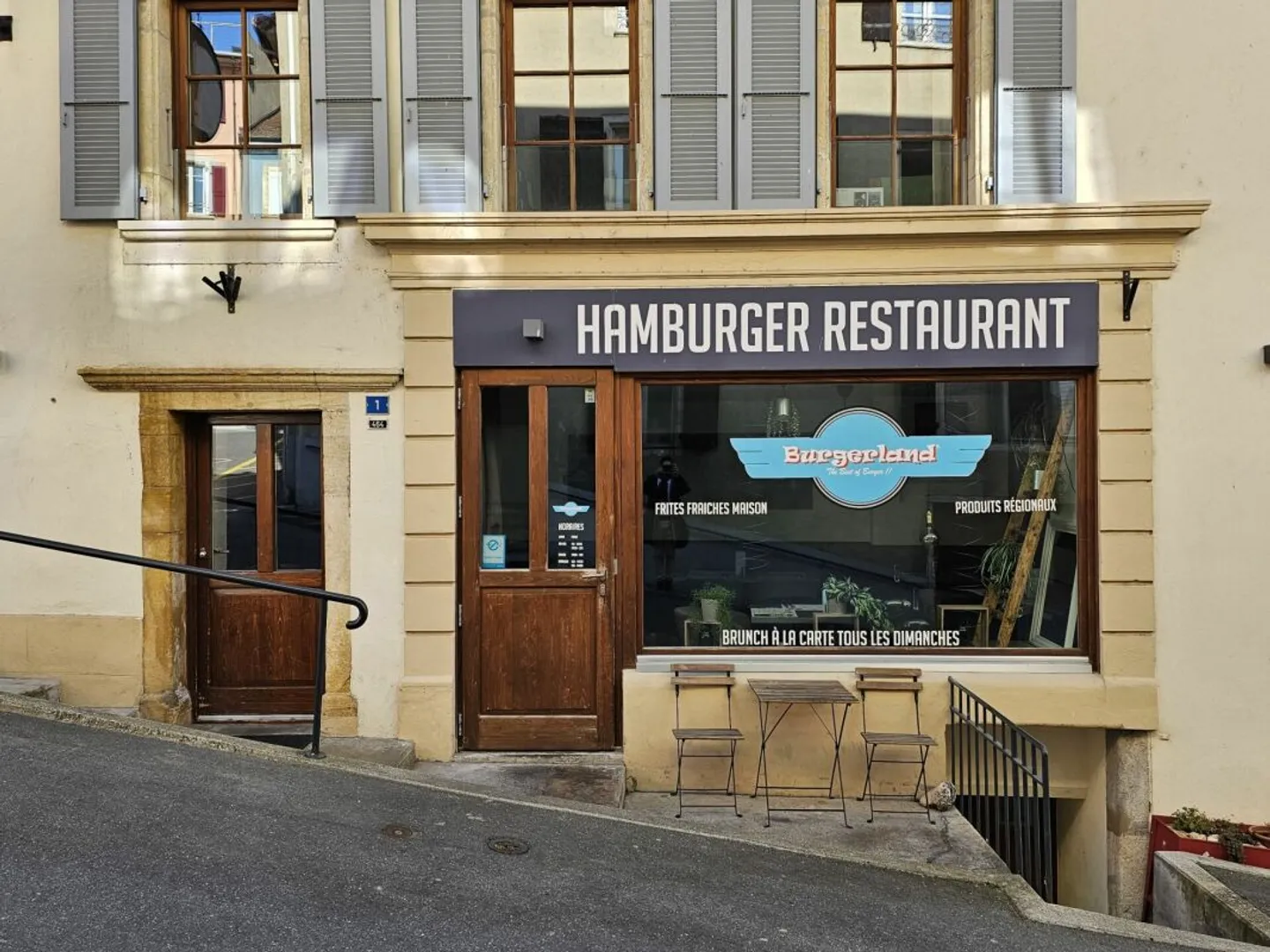 SPAZIO COMMERCIALE IN PPE CON UNA POSIZIONE IDEALE - Foto 2 di 13