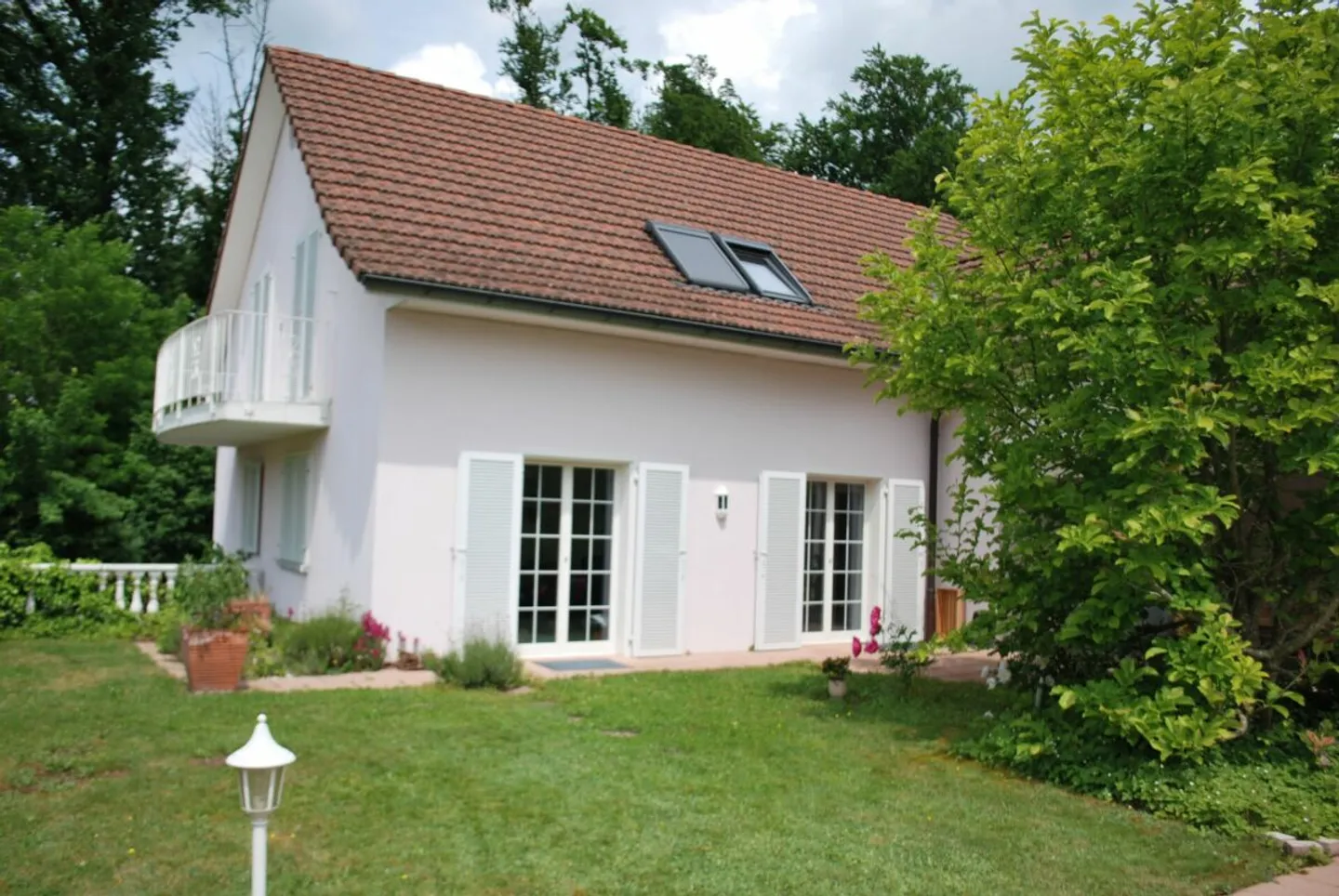 Exklusive Villa mit Pool - Foto 1 von 13