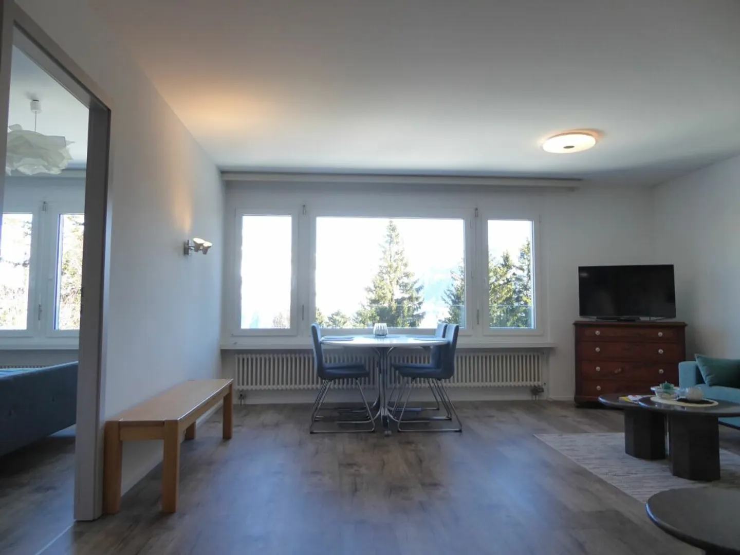 Renovated 2 1/2-room holiday apartment with an underground parking space - Photo 3 of 13