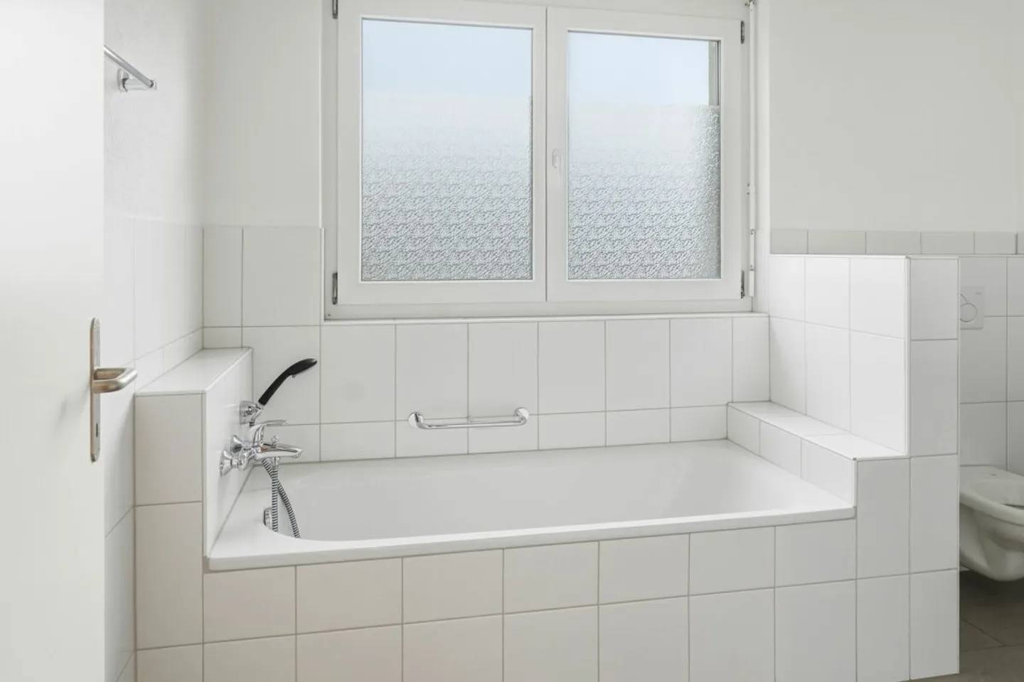 Appartement en Maisonette de 5,5 pièces lumineux en emplacement central - Photo 12 sur 13