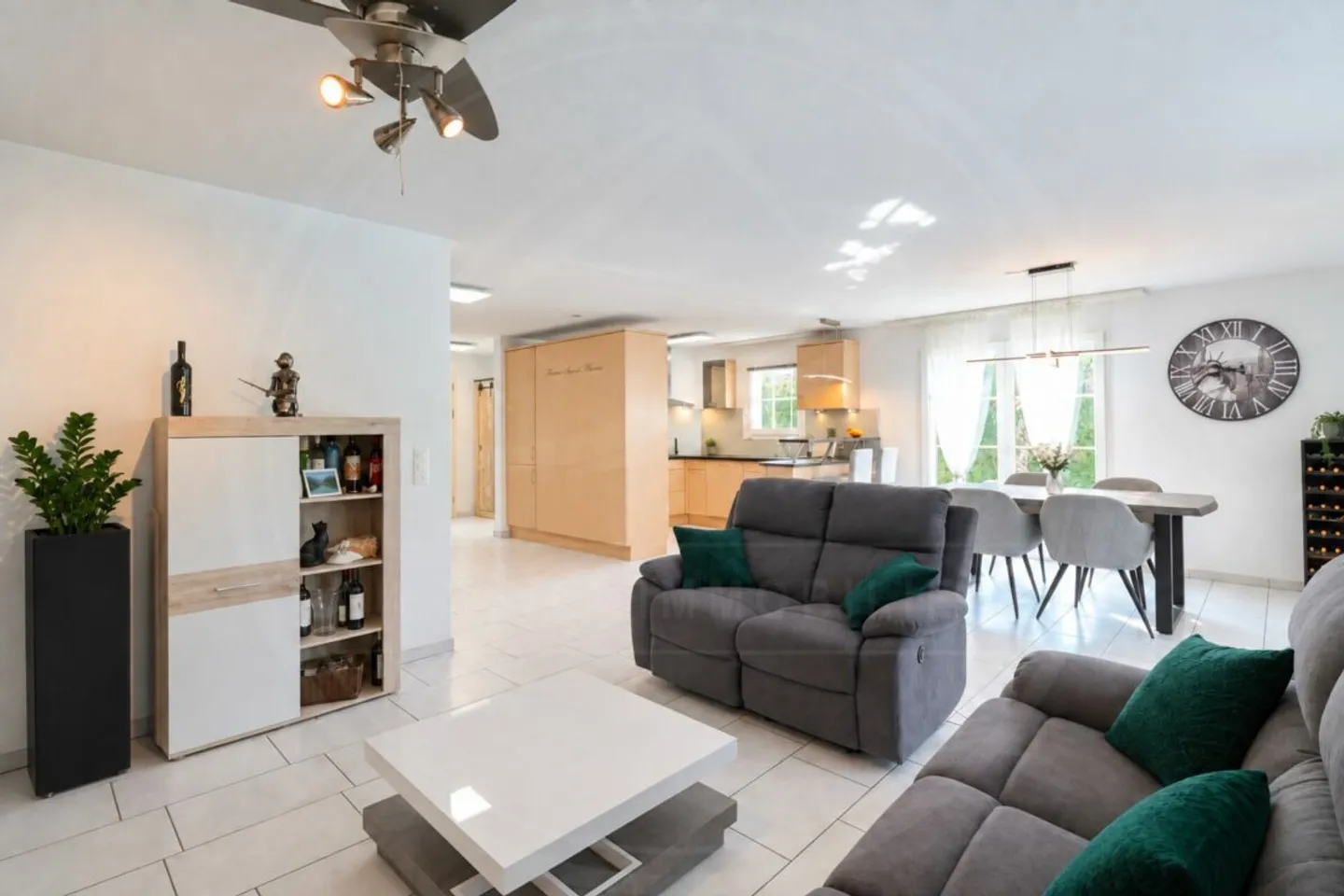 Detached 5½-room single-family house with garden and 2 underground parking spaces - Photo 3 of 12
