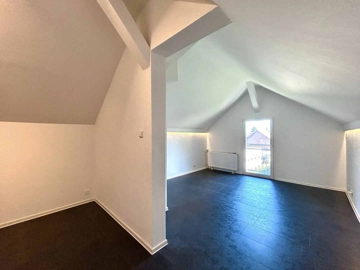 Completely renovated 4.5-room maisonette apartment with mountain view! - Photo 5 of 11
