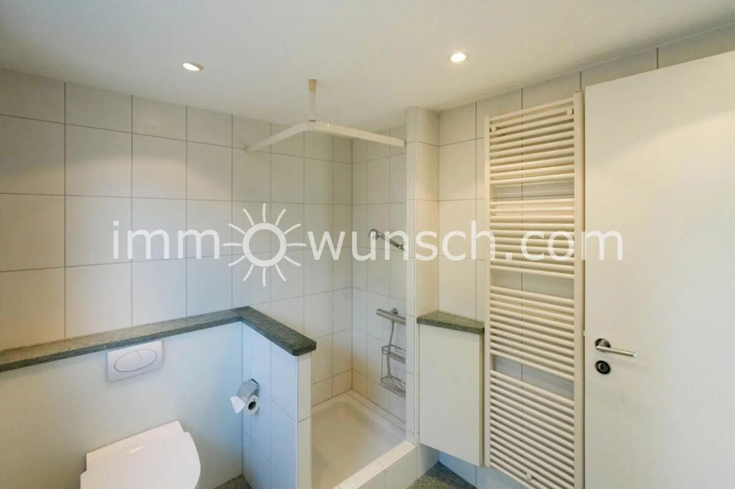 Maison individuelle spacieuse de 5 ½ pièces avec piscine et grand jardin - Photo 6 sur 12