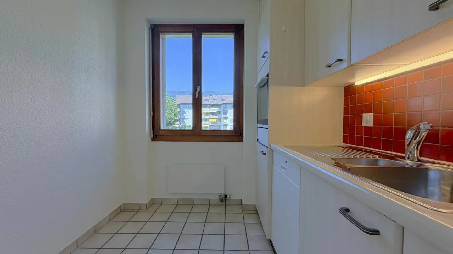 A renovated and bright 3.5 room apartment in a quiet location in Solothurn - Photo 3 of 13