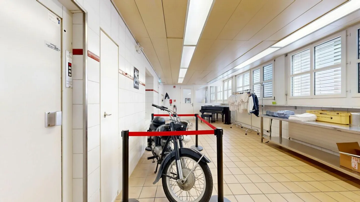 Espace commercial polyvalent à Burgdorf - Photo 9 sur 13