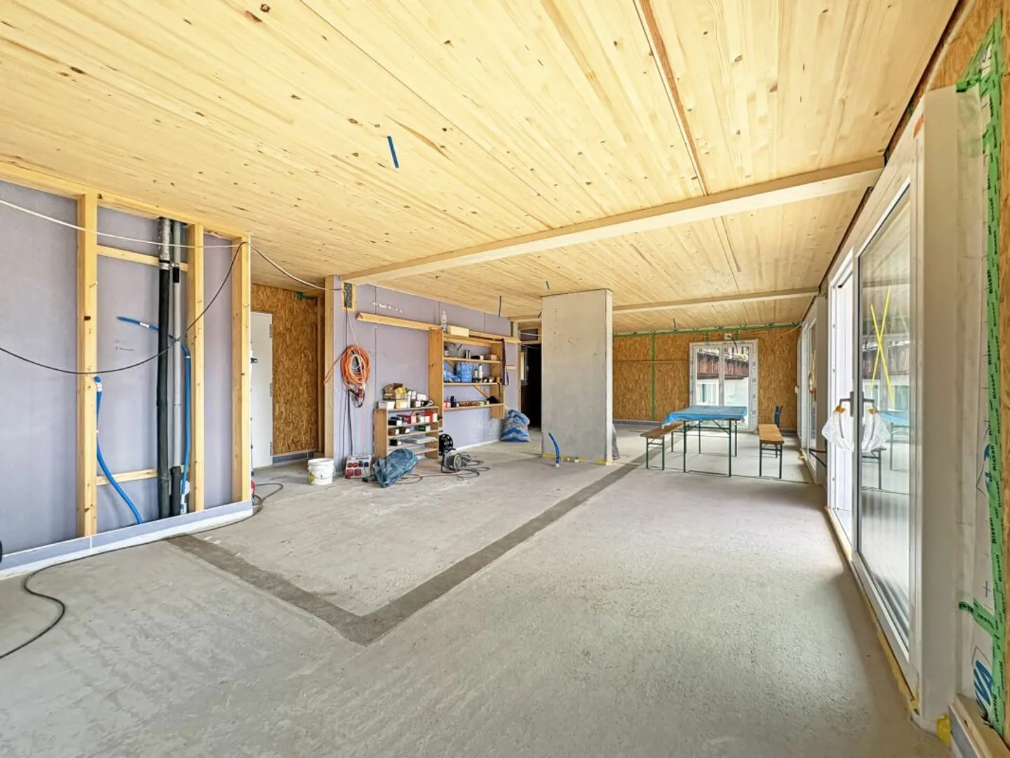 Nouvelle construction dans le style chalet, indépendante, moderne et avec une vue attrayante sur le lac de Thun en direction de Niesen et Thun - Photo 9 sur 13