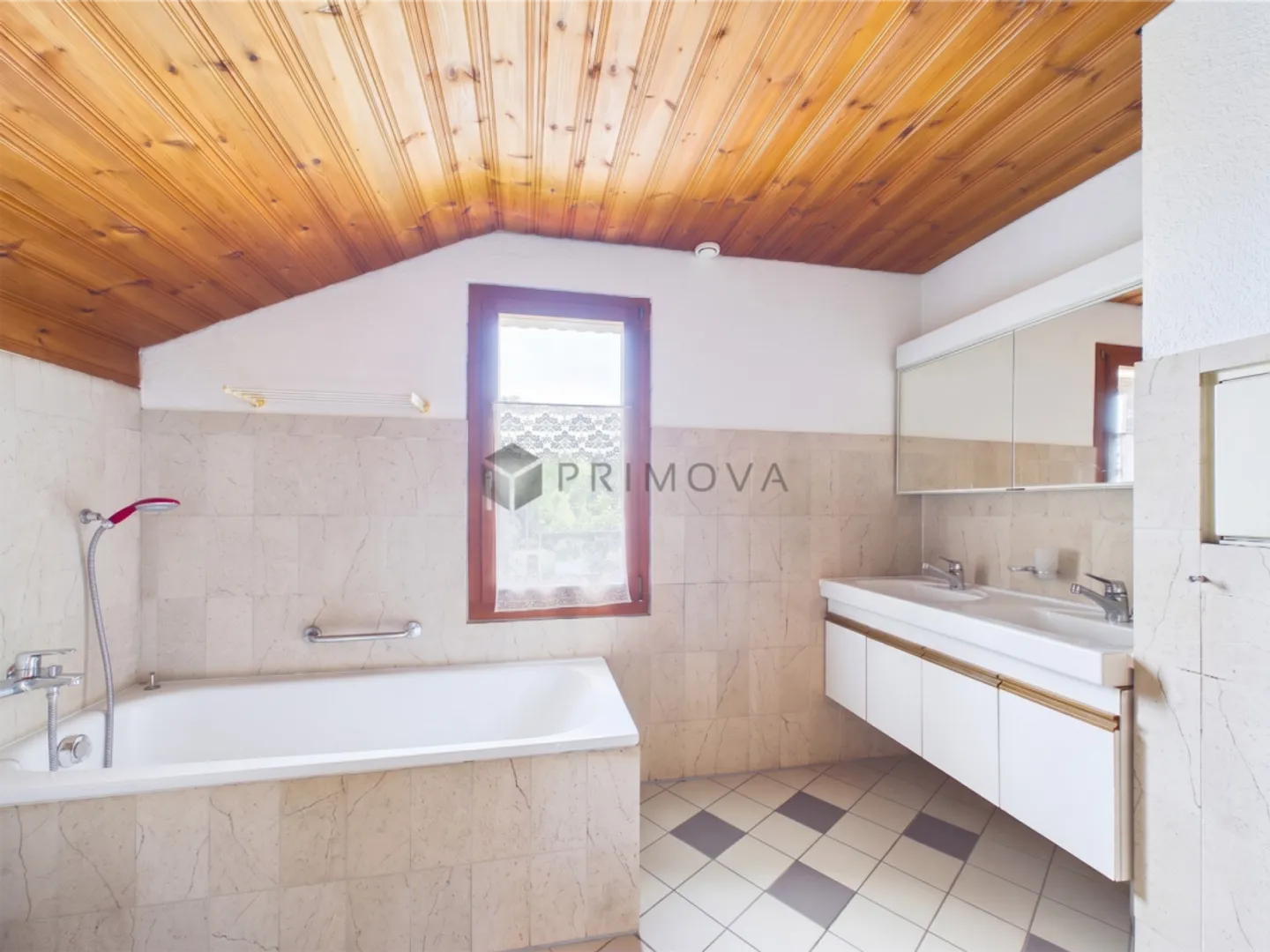 Le charme historique rencontre l'énergie solaire - Photo 9 sur 13