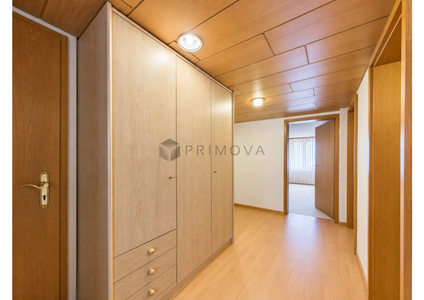 Family-friendly 5.5 room terraced house - Plenty of space to feel comfortable, school and train station nearby - Photo 9 of 13