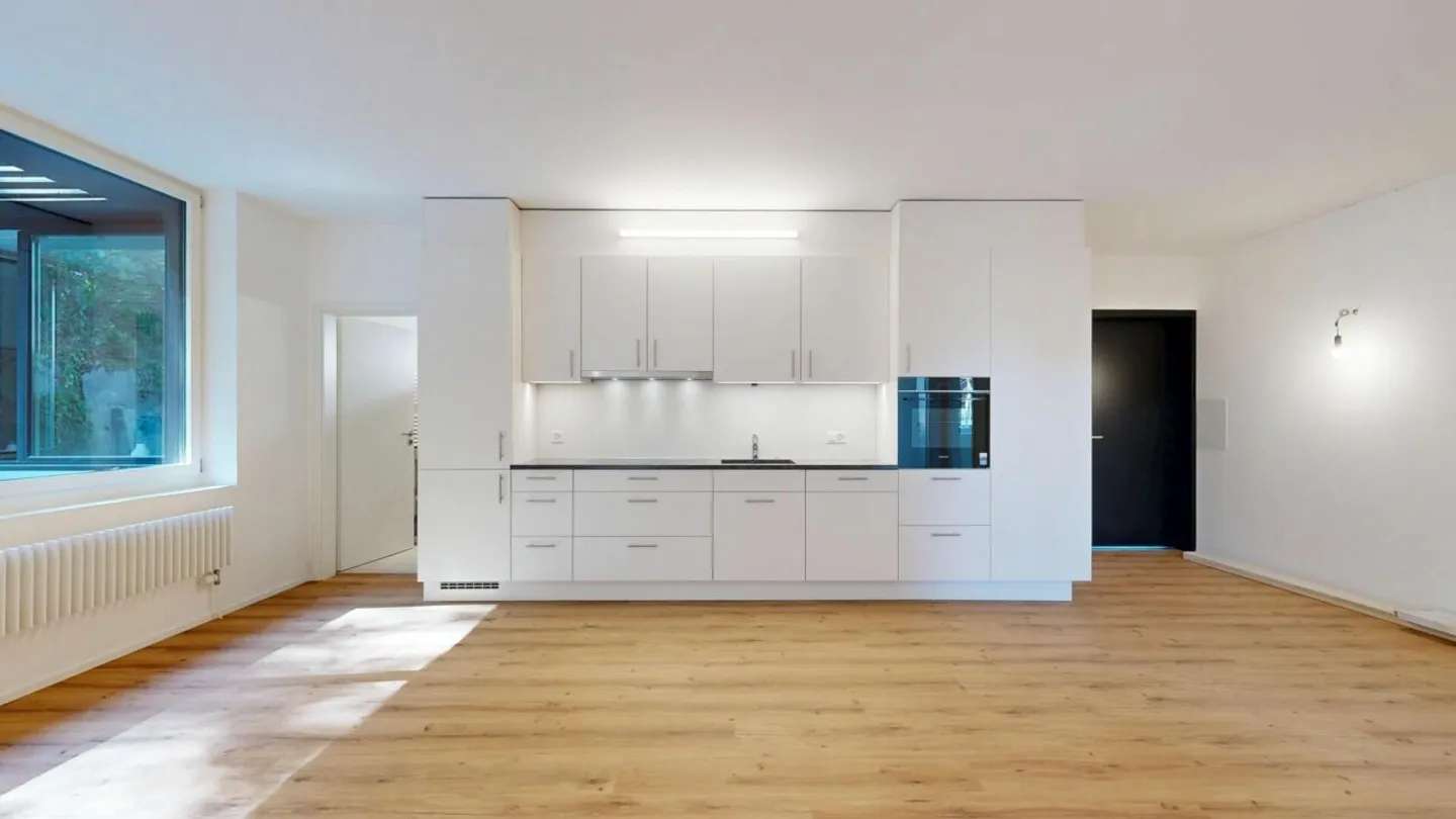 First occupancy after renovation - spacious 3.5-room apartment with open living concept - Photo 10 of 13