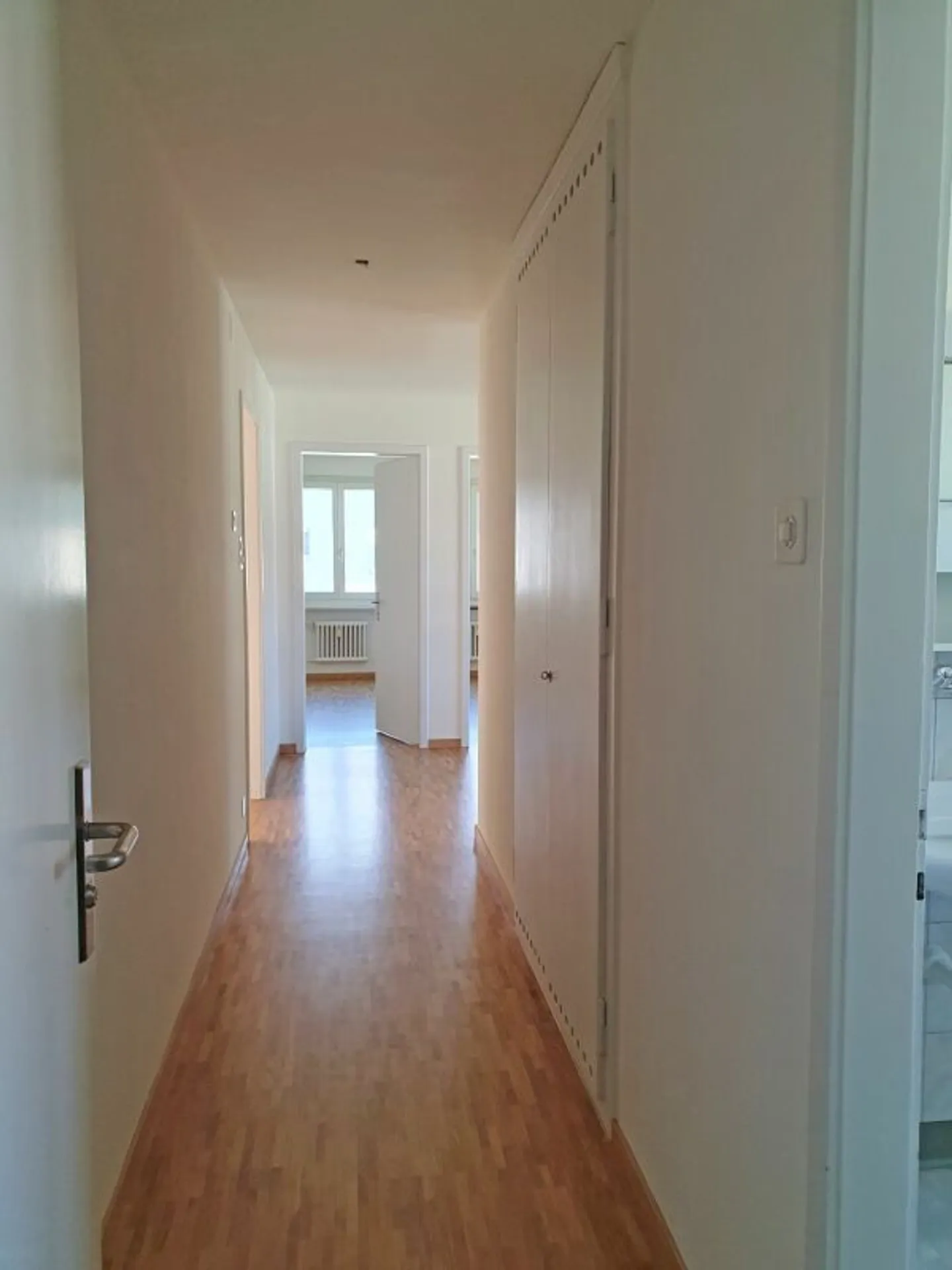 Appartement rénové et lumineux avec balcon bien ensoleillé - Photo 4 sur 13