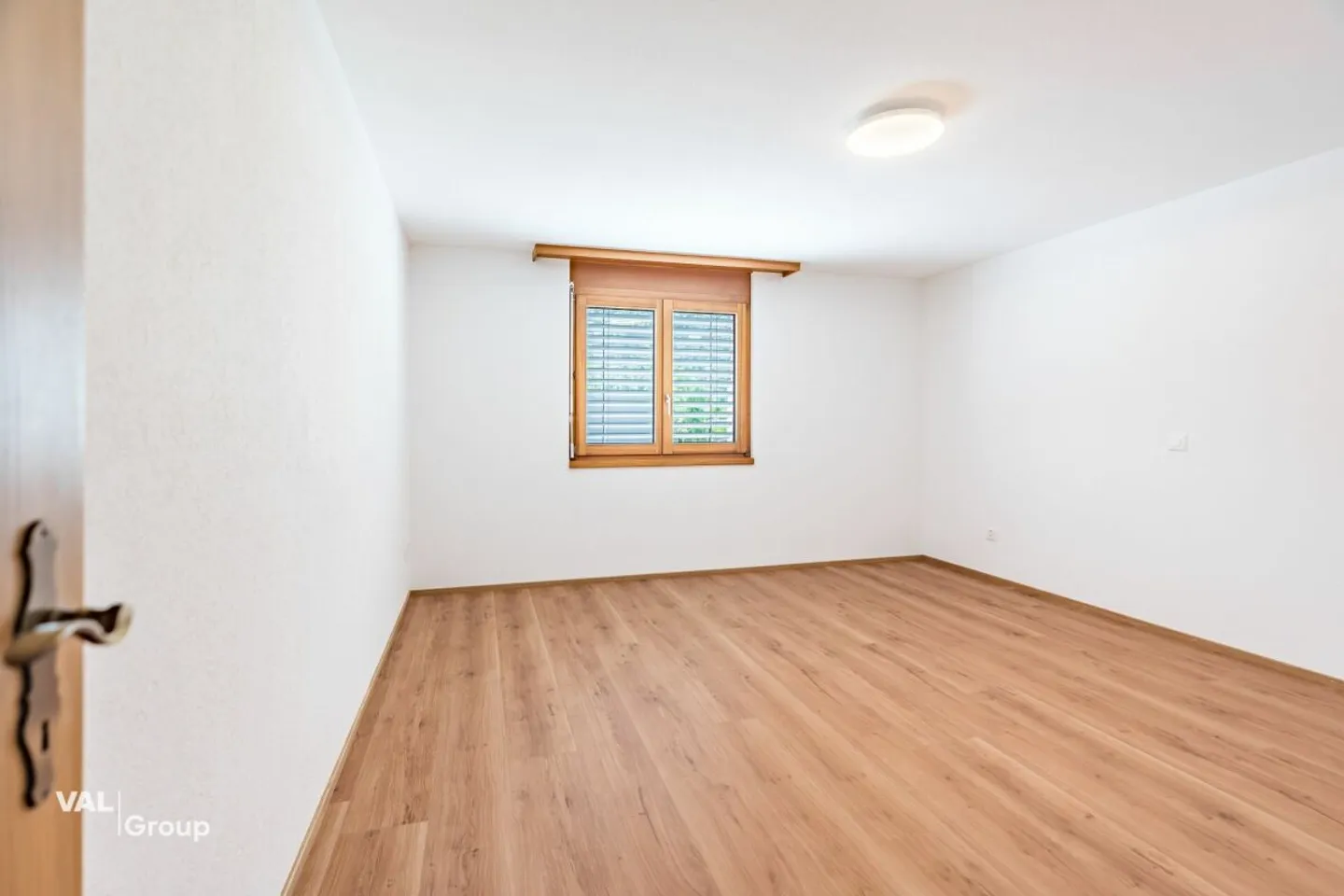 Stylishly renovated 4.5-room apartment in a quiet location in Raron - Photo 6 of 13