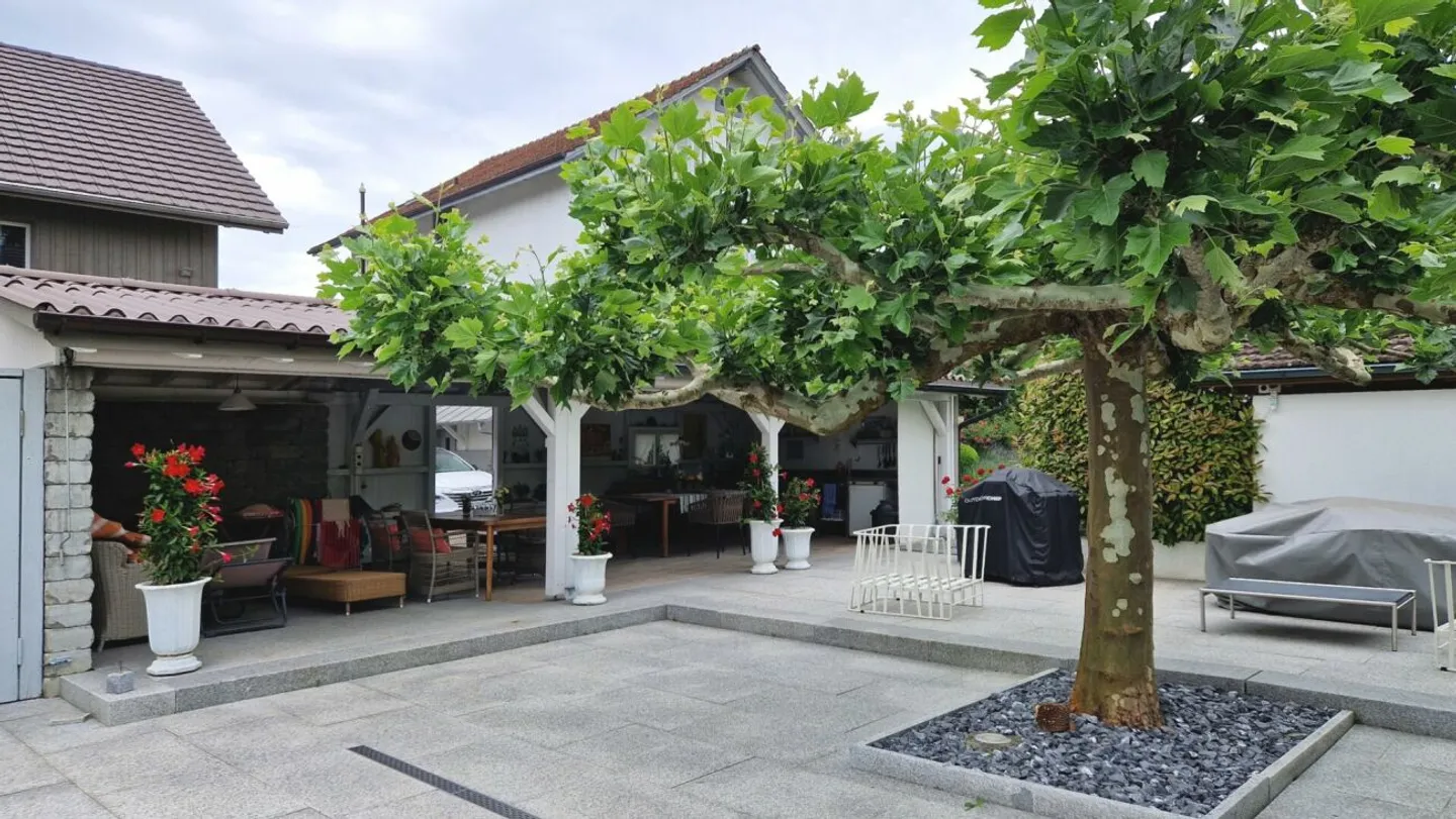 Proprietà versatile con giardino - Foto 7 di 12