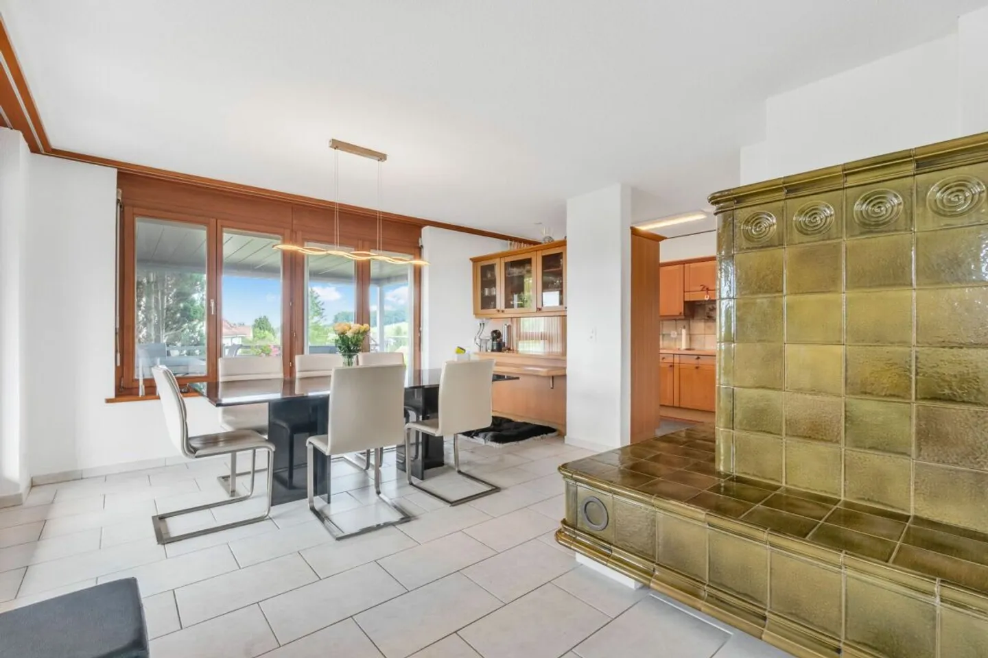 Ampia casa familiare con vista - Foto 3 di 13