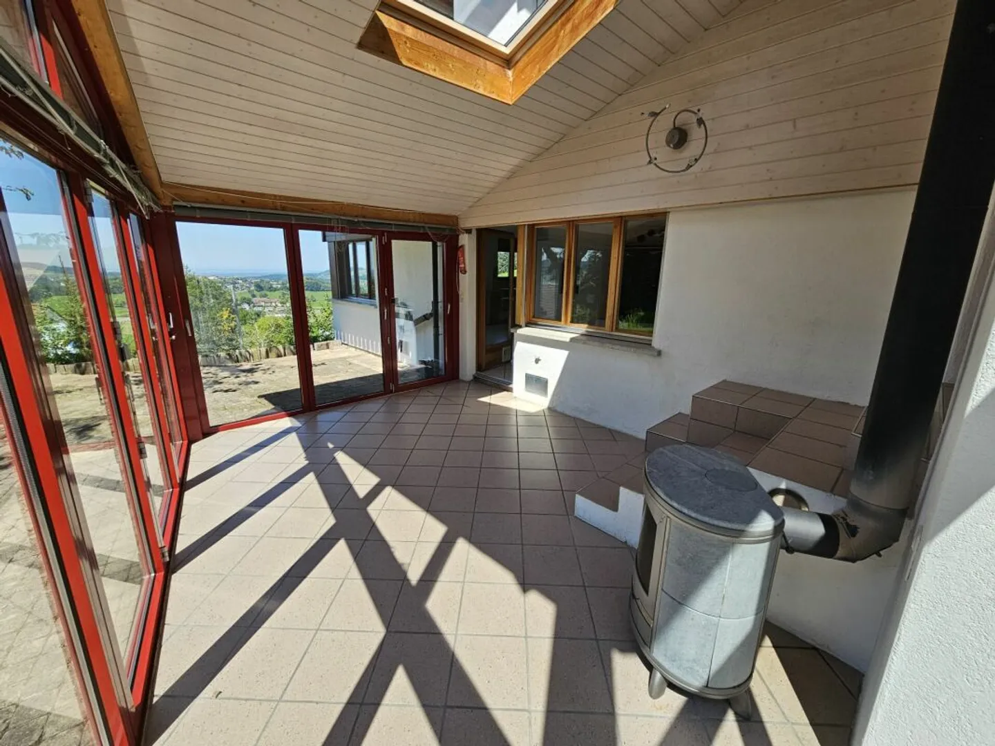 7.5 Room House in a Quiet Cul-de-Sac with a View - Photo 8 of 13