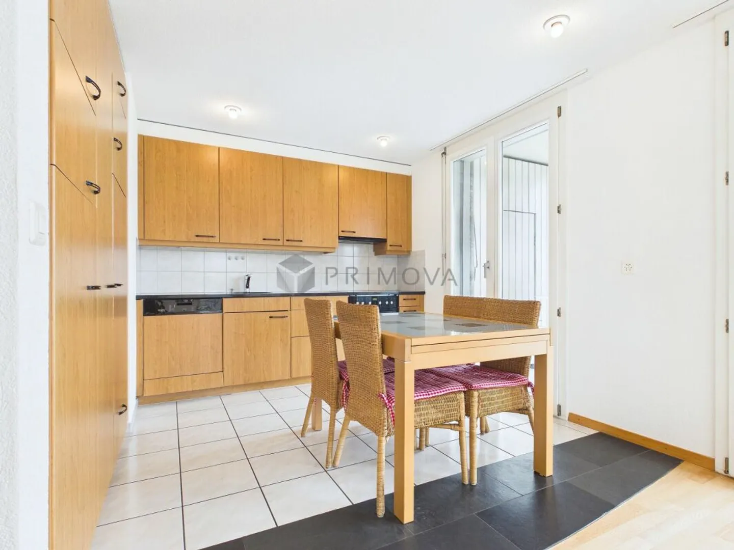 Murten: Freshly renovated condominium near the lake &amp; old town - Photo 4 of 12