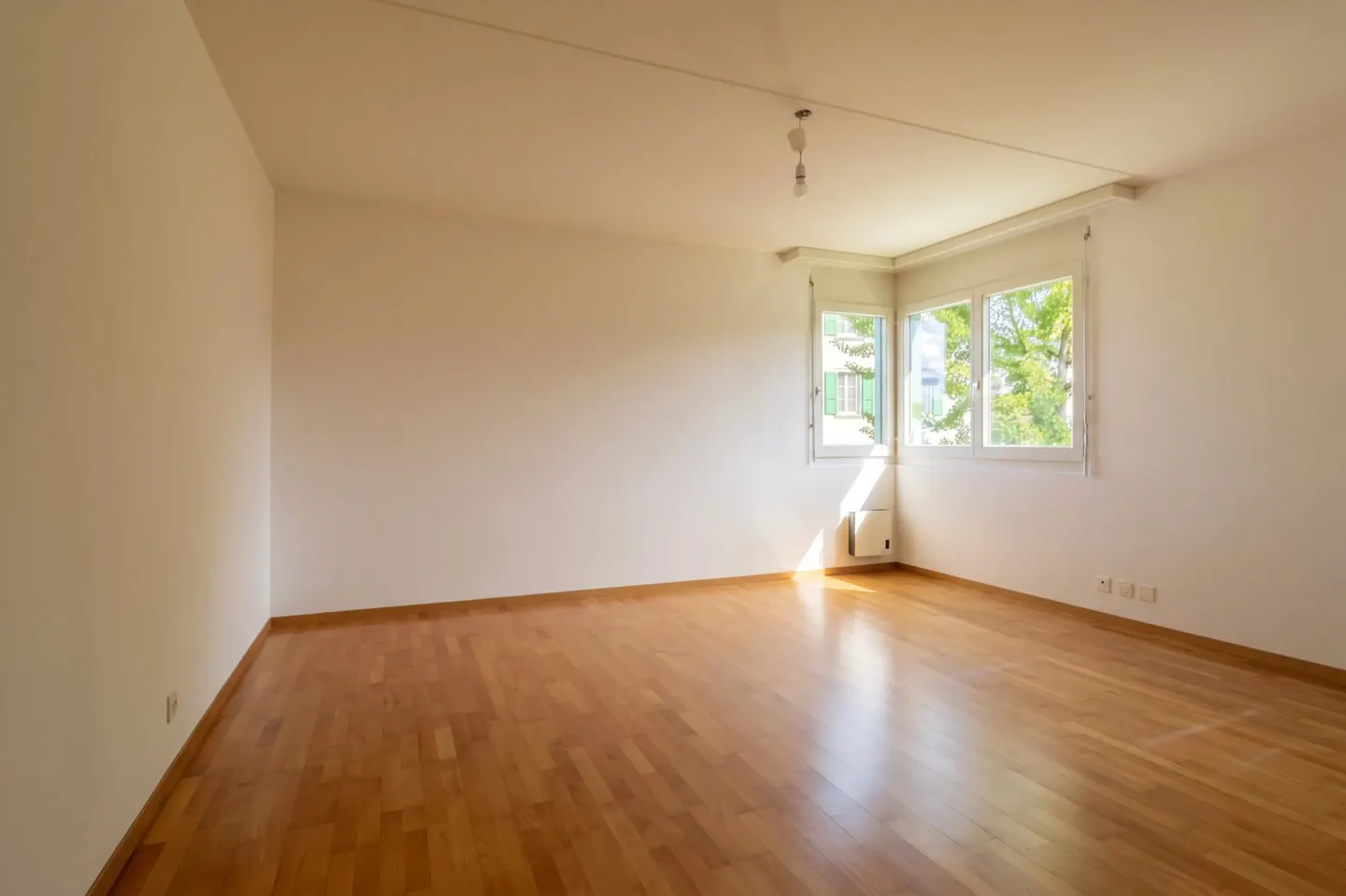 135 m² Apartment in the heart of Palézieux-Village: train station, school, and shops within walking distance - Photo 5 of 9