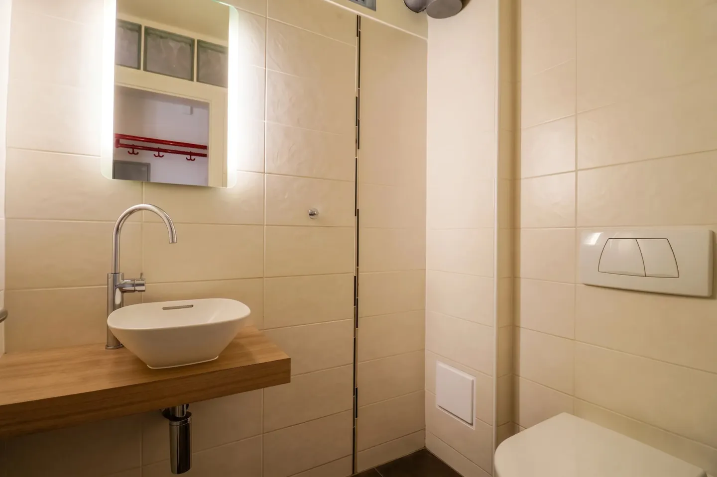 135 m² Apartment in the heart of Palézieux-Village: train station, school, and shops within walking distance - Photo 9 of 9