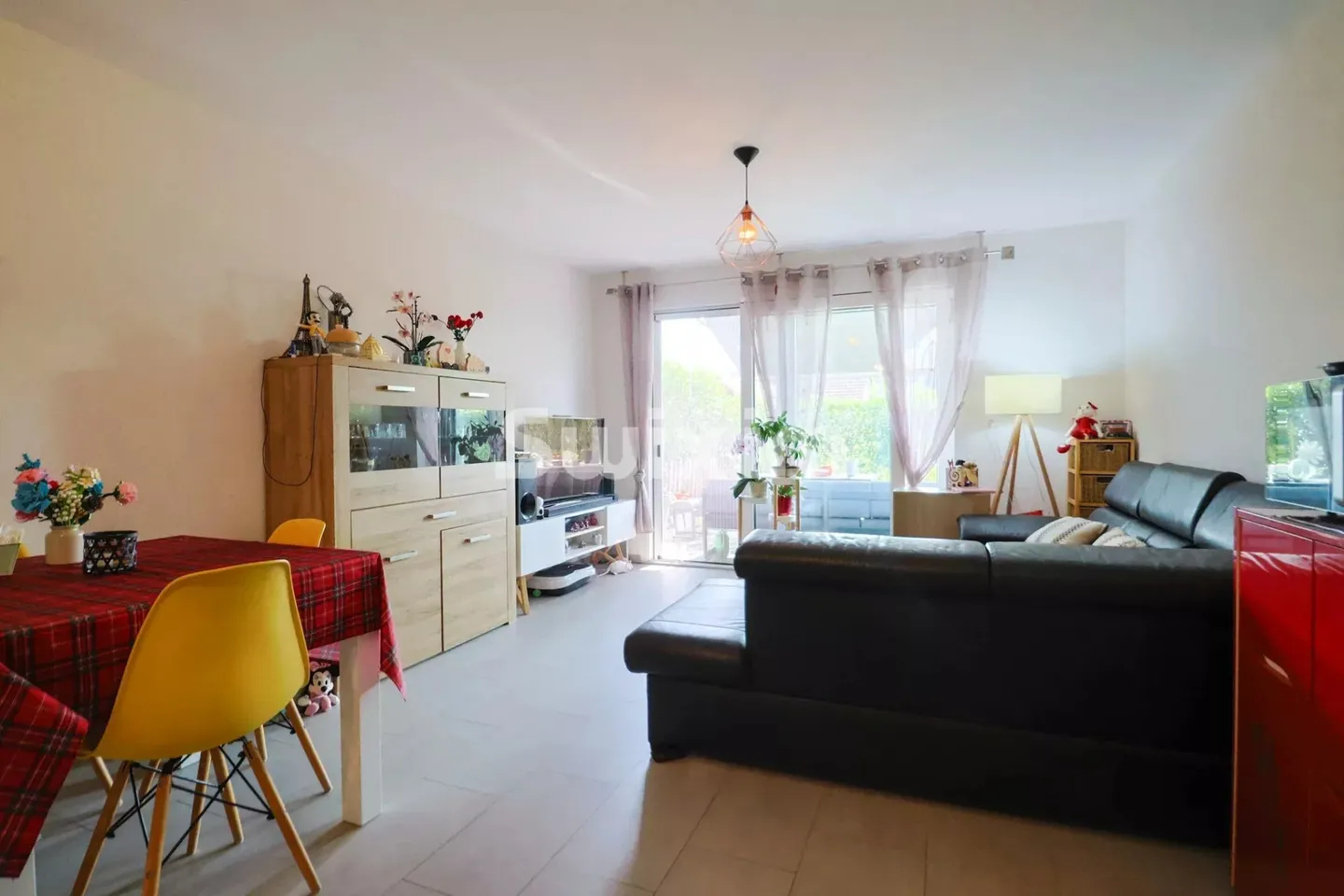 Bel appartamento di 3,5 locali al piano terra con terrazza privata - Foto 4 di 7