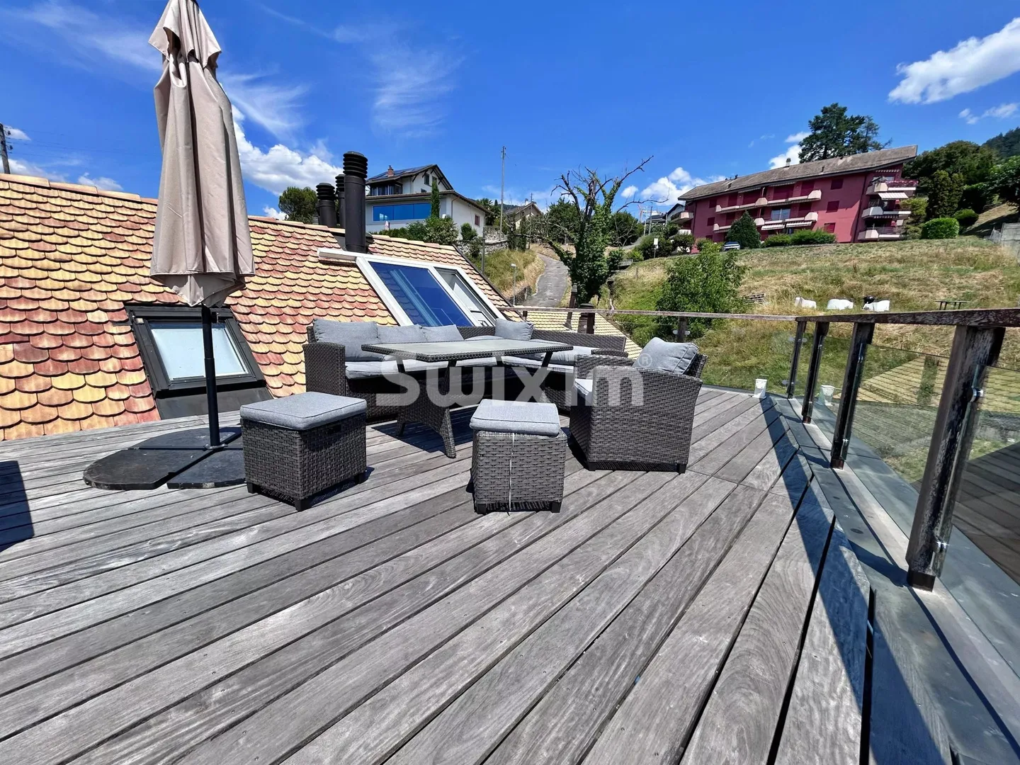 Exclusive! Experience the charm of the lake, Superb triplex in a historic building! - Photo 2 of 8